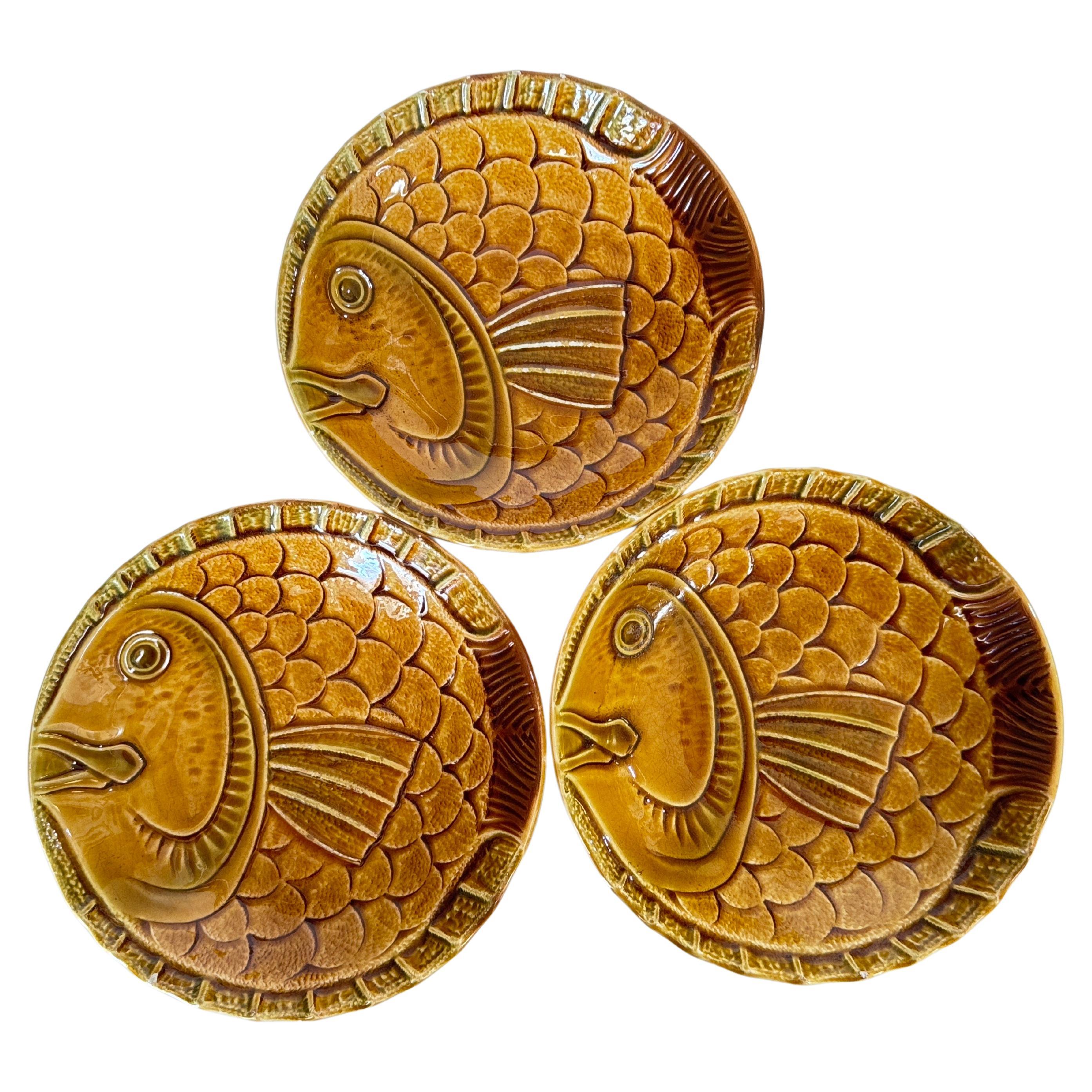 Mid-Century Modern Porcelain Fish Plates in a Fish Shape Yellow Color France For Sale