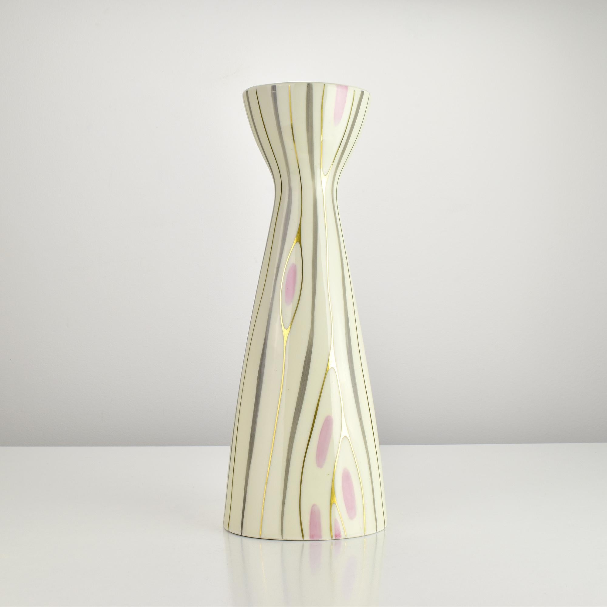 Allemand Vase en porcelaine du milieu du siècle par Lichte avec un design organique rose et or en vente