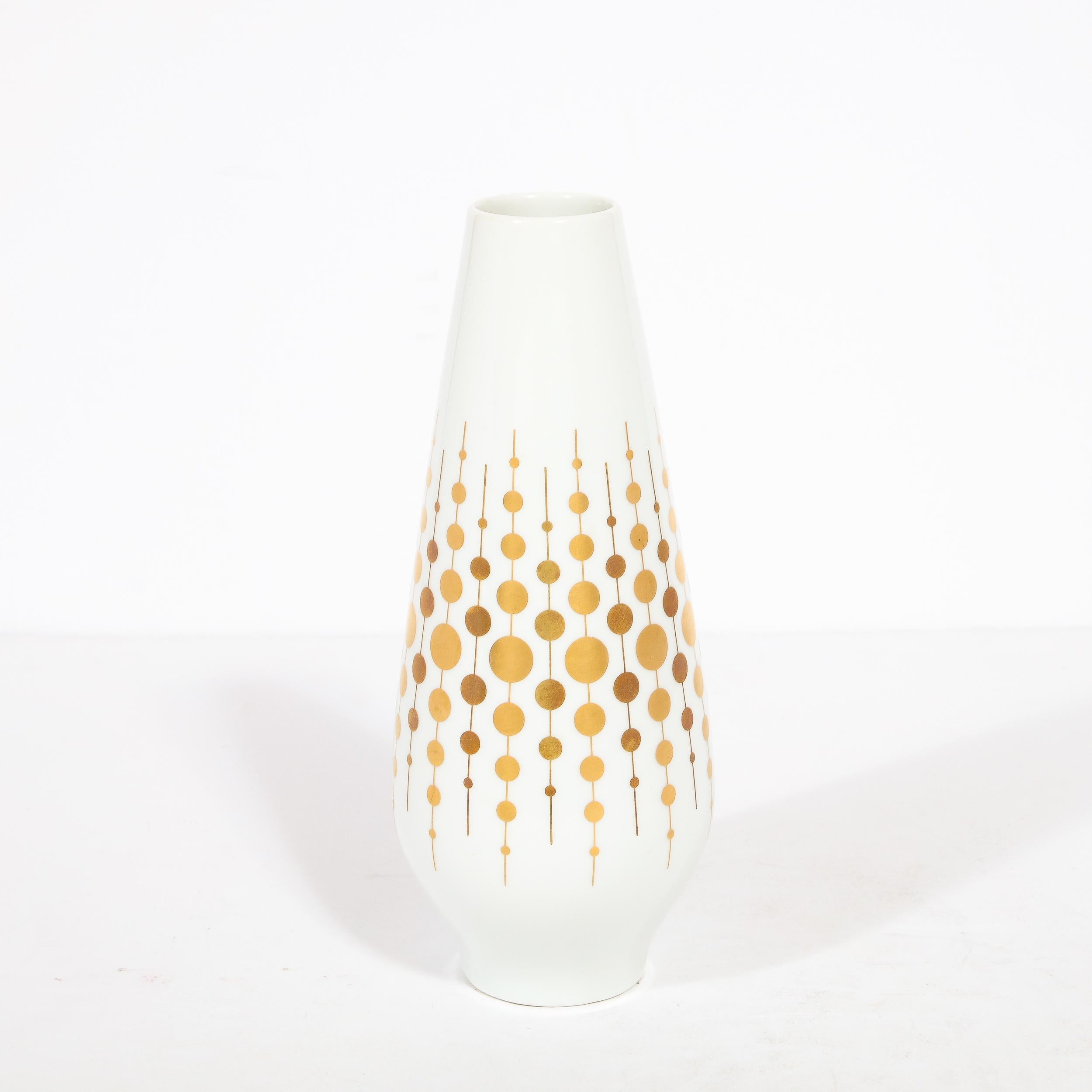 Vase en porcelaine moderne du milieu du siècle dernier avec détails en or jaune 24 carats par Alka Kunst  Excellent état - En vente à New York, NY