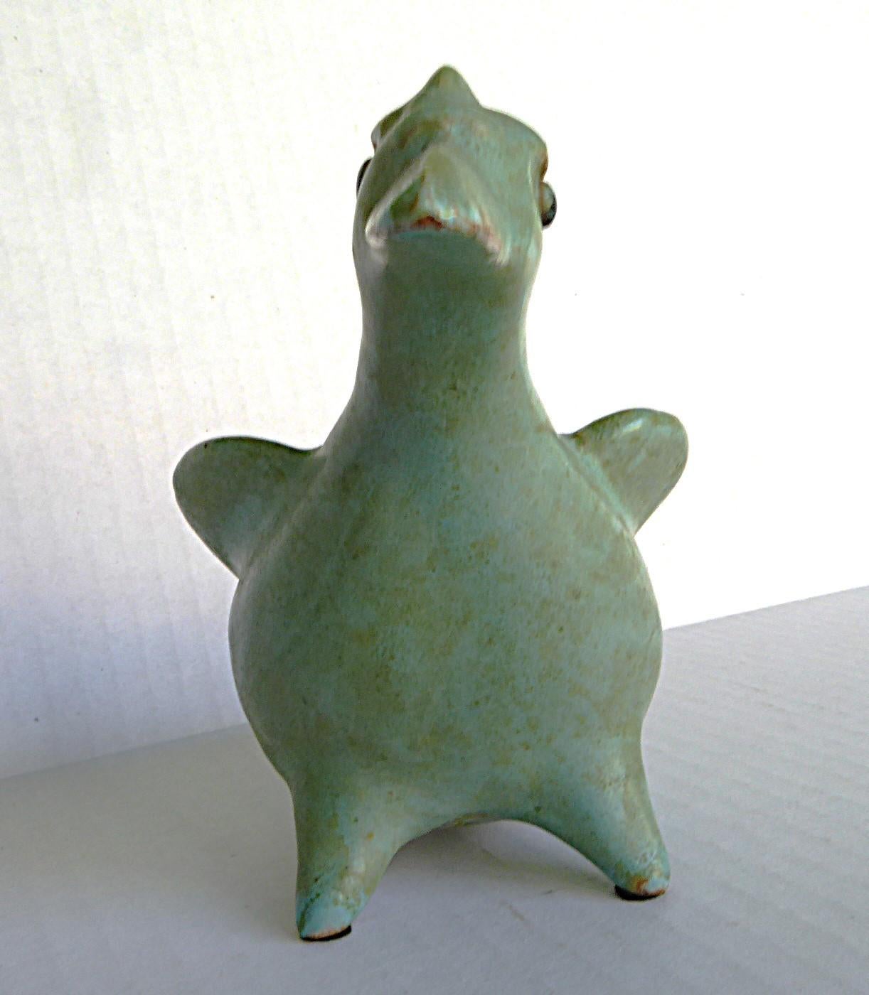 Mid Century Modern Pottery Bird by Géza Gorka Hungary 1950s. In Good Condition For Sale In Miami, FL