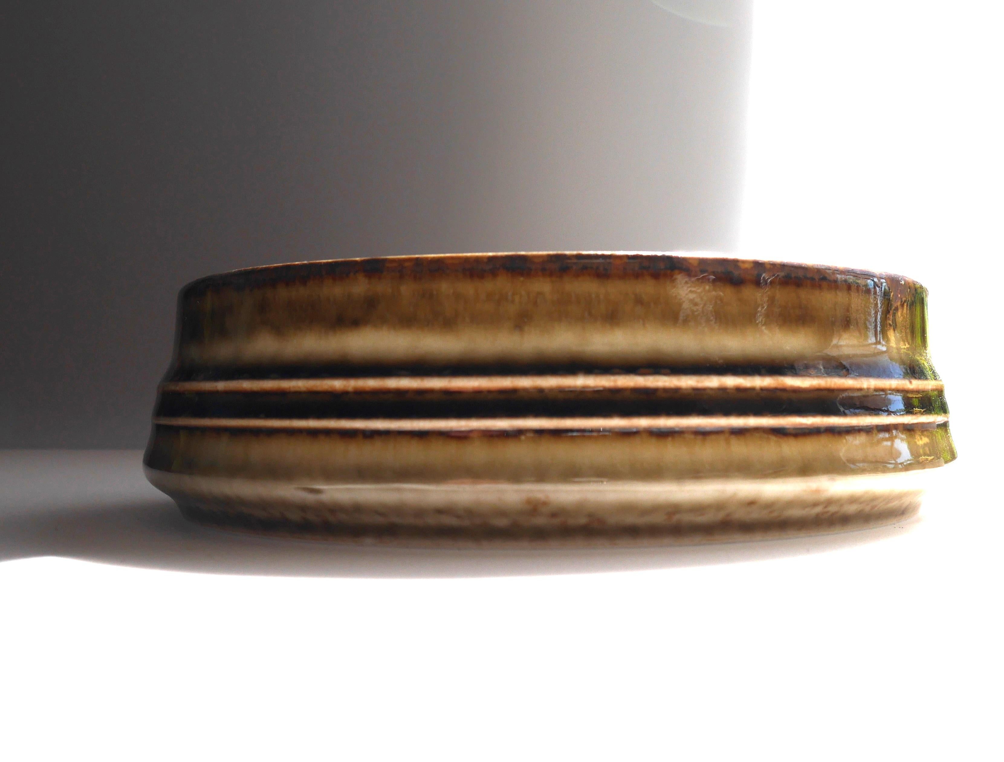Mid-Century Modern Mid-century modern pottery bowl, known as 