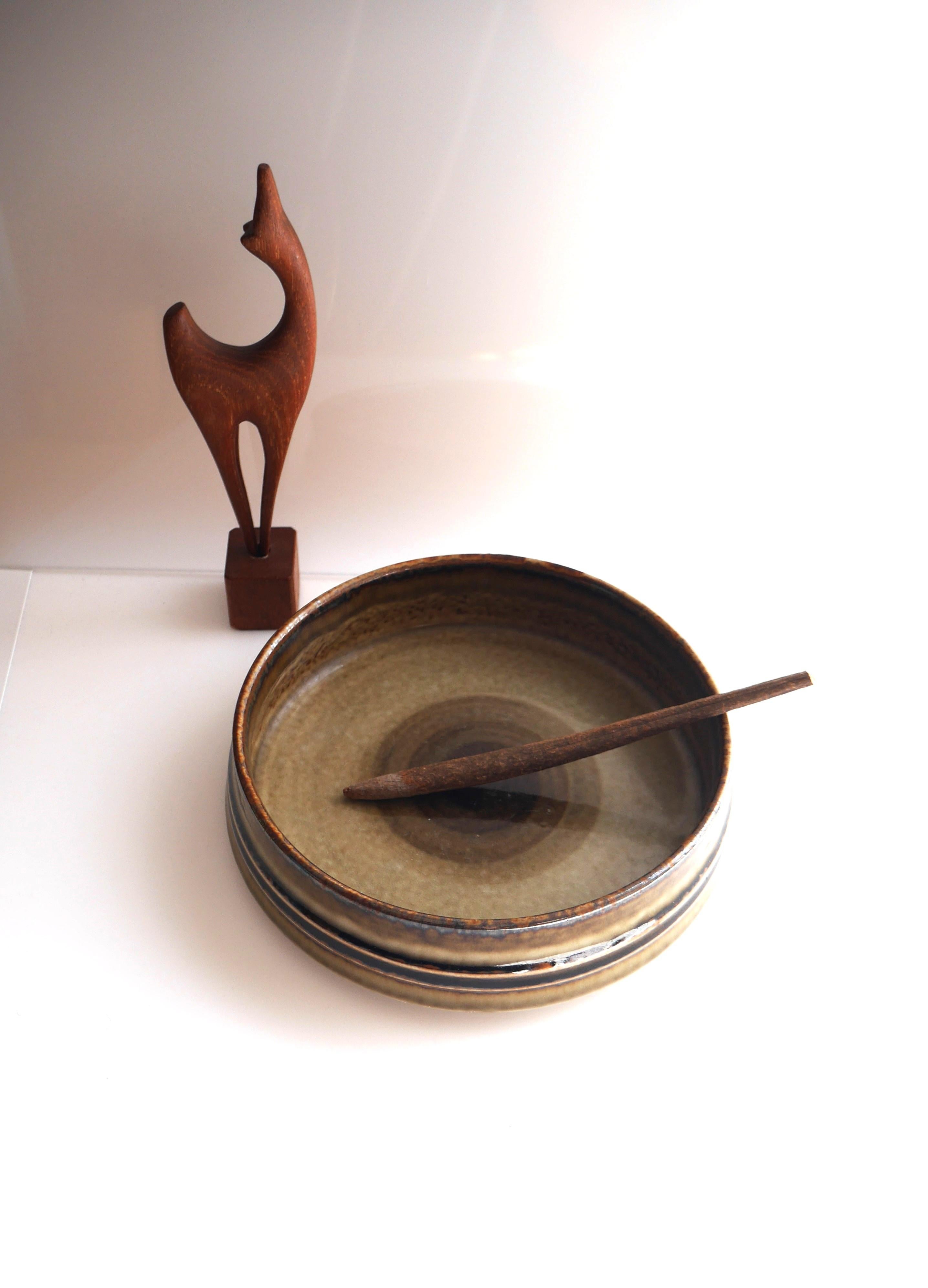 Mid-century modern pottery bowl, known as 