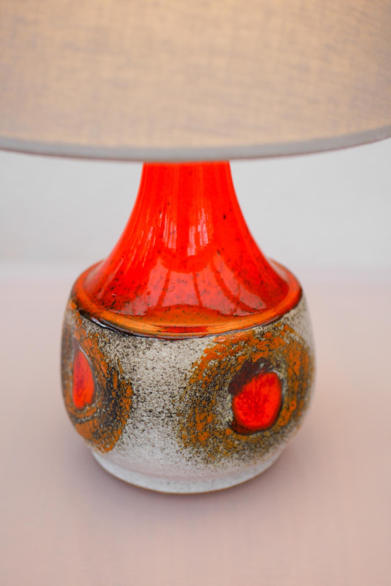 Lámpara de cerámica moderna de mediados de siglo de Tilgmans, Suecia. Moderno de mediados de siglo en venta