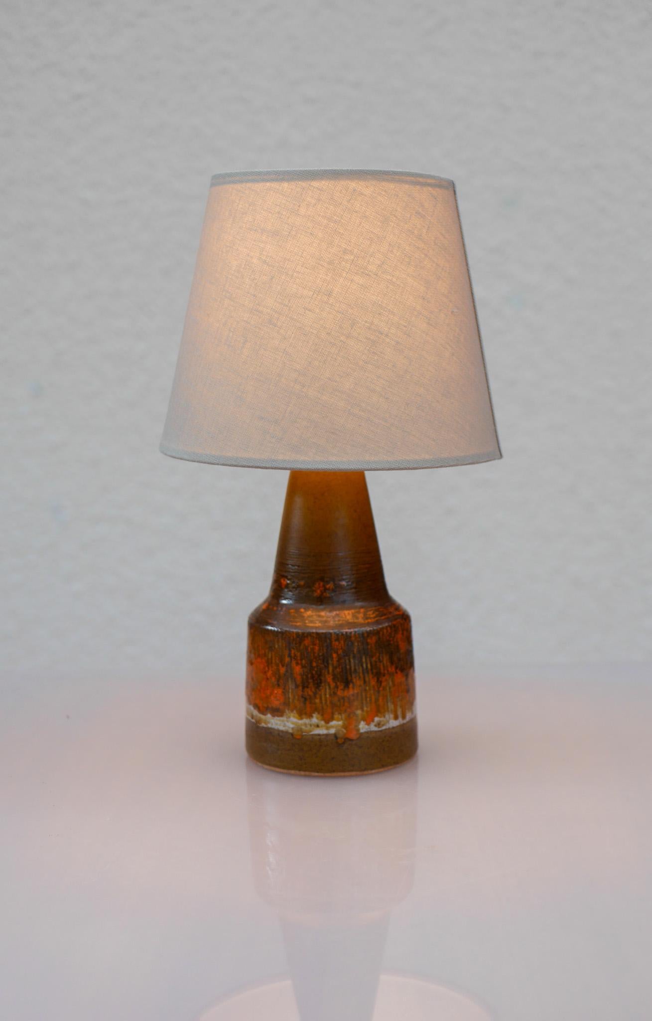 Swedish Mid-century modern pottery lamp from Tilgmans, Sweden. For Sale