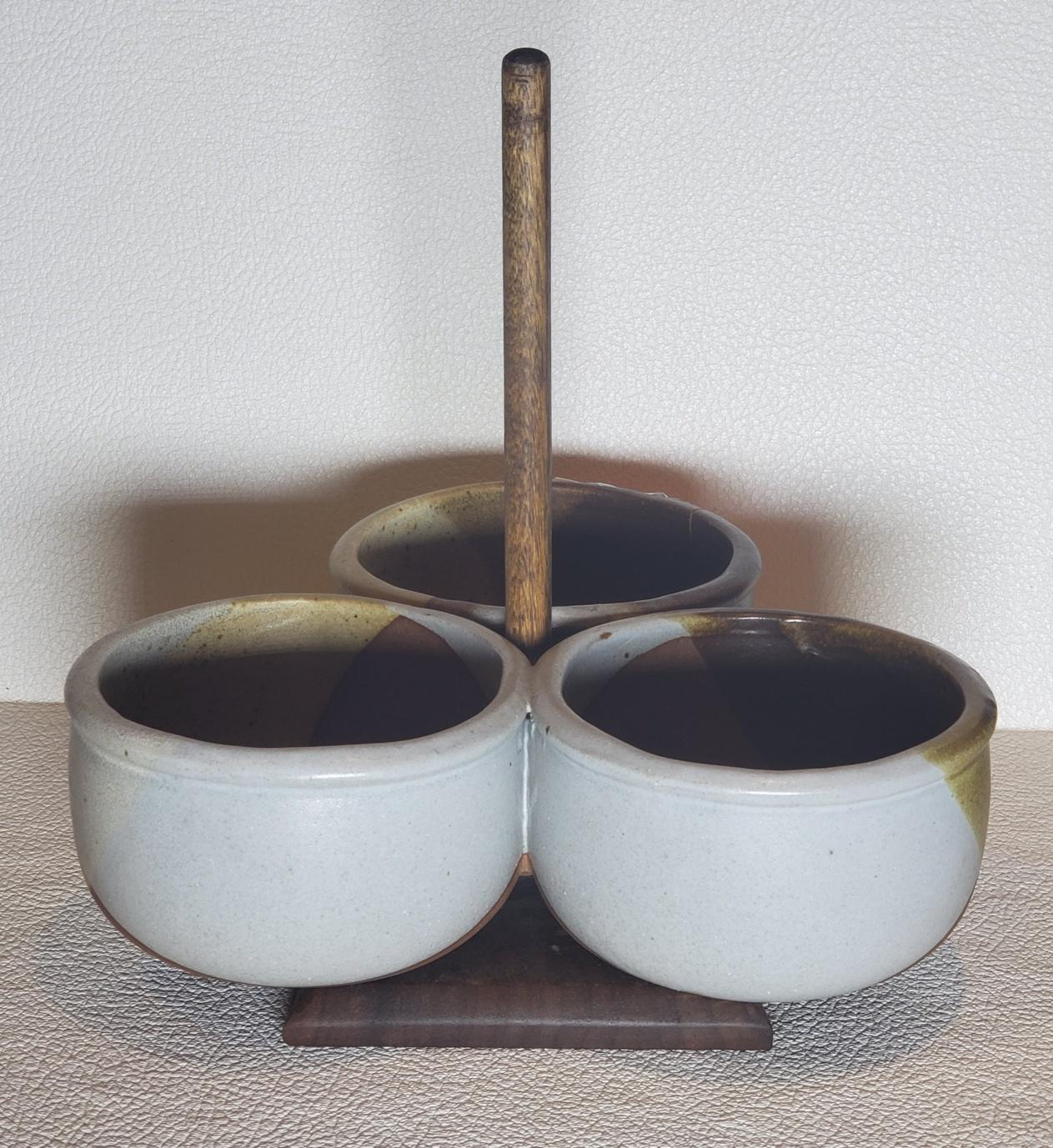 20th Century Mid-Century Modern Pottery Set of Five For Sale