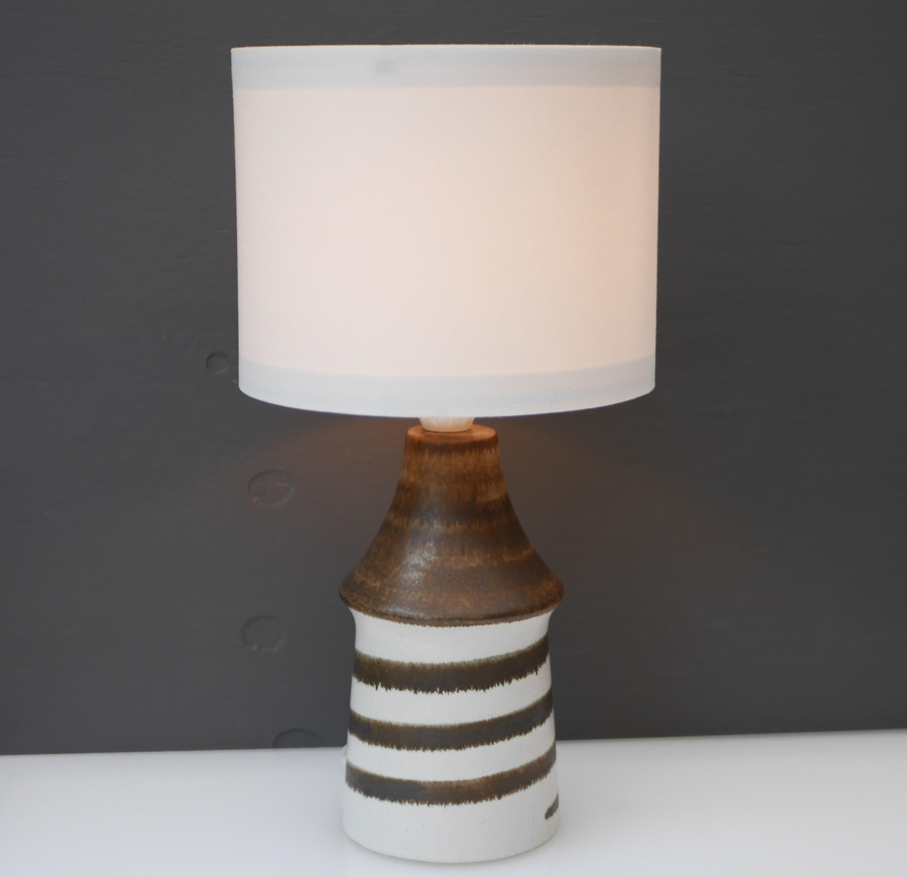 Swedish Mid-century modern pottery table lamp by Bruno Karlsson, EGO, Sweden.  For Sale