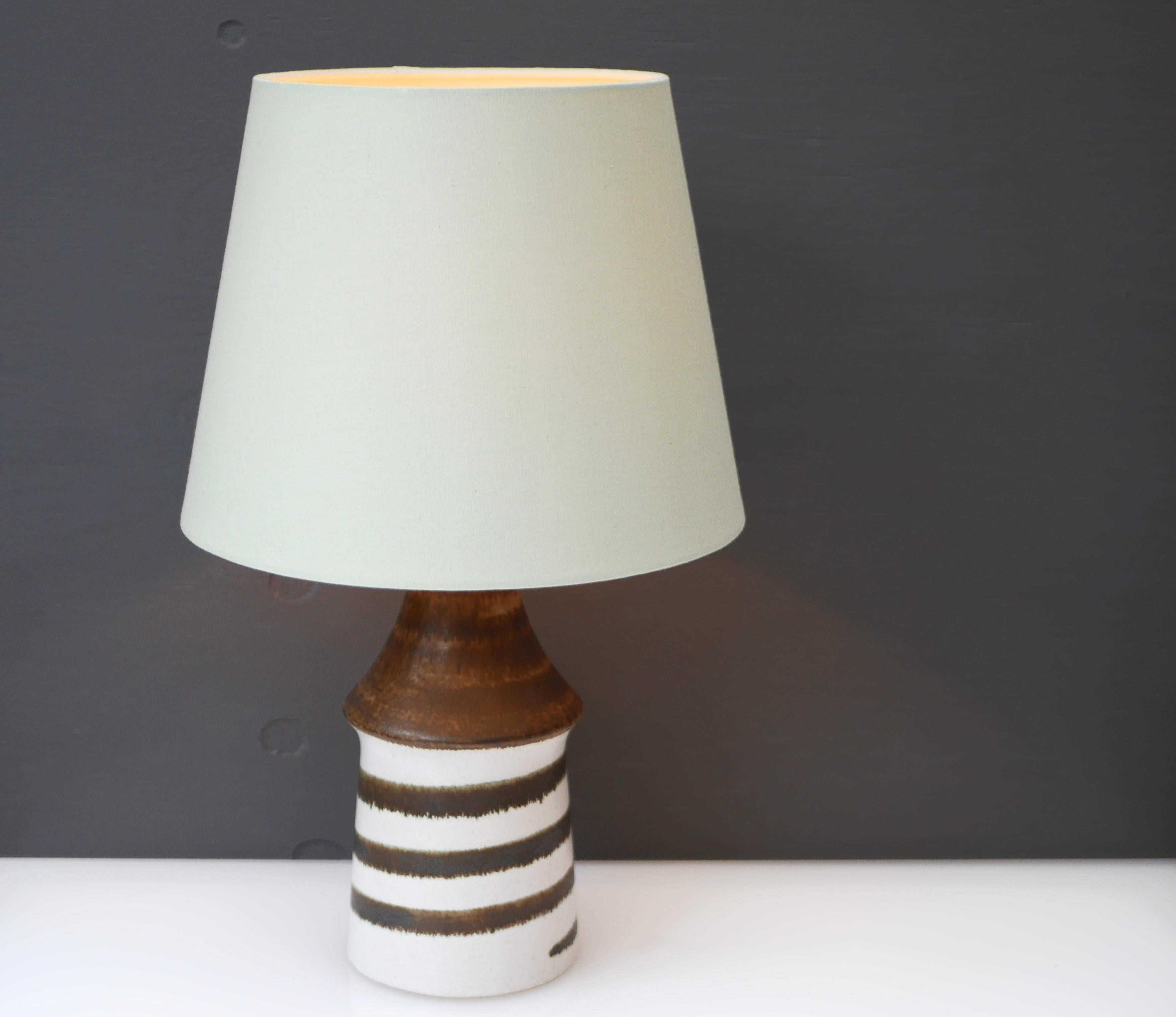 Mid-20th Century Mid-century modern pottery table lamp by Bruno Karlsson, EGO, Sweden.  For Sale
