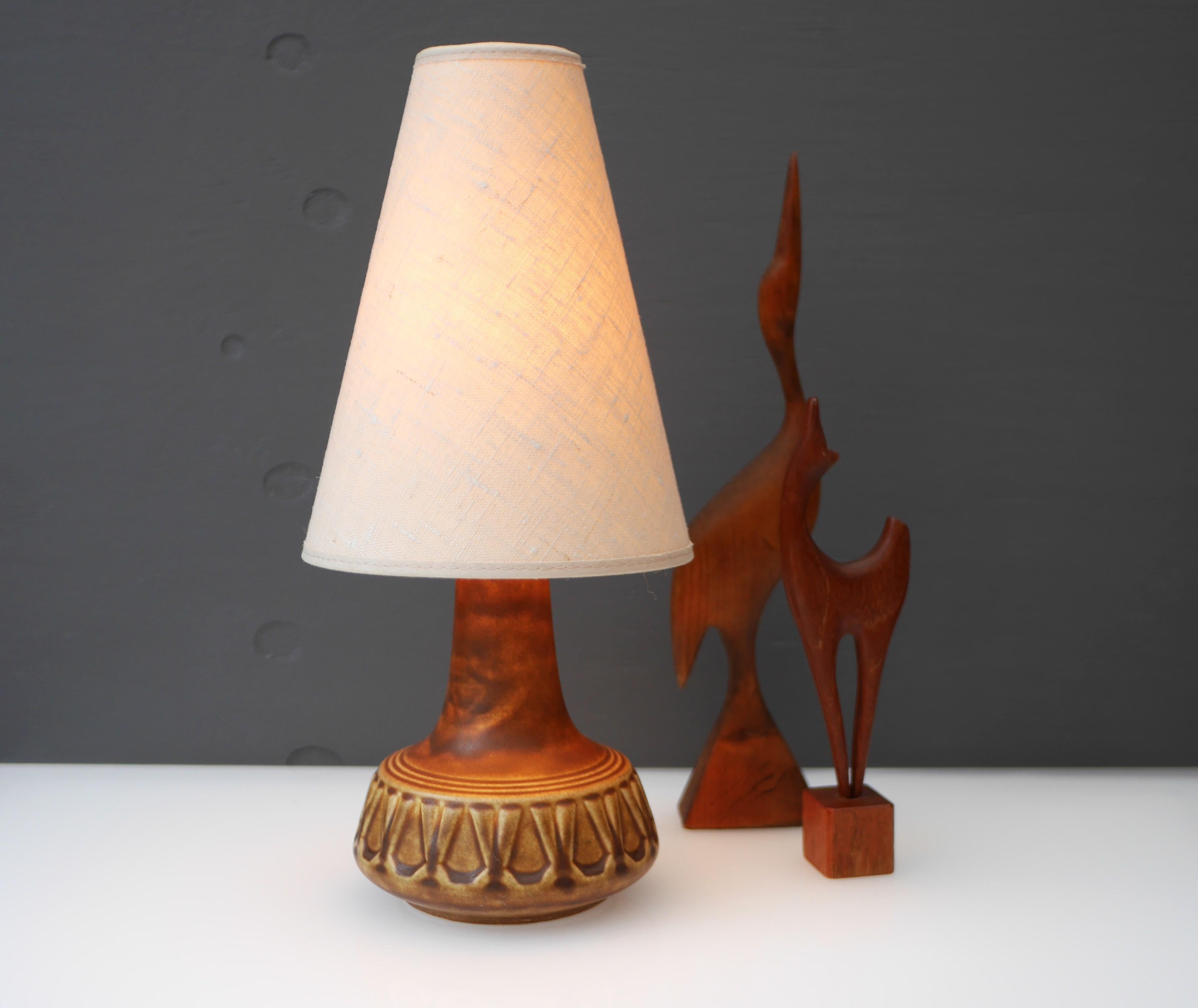 Danish Mid-century modern pottery table lamp from Söholm, Denmark.  For Sale