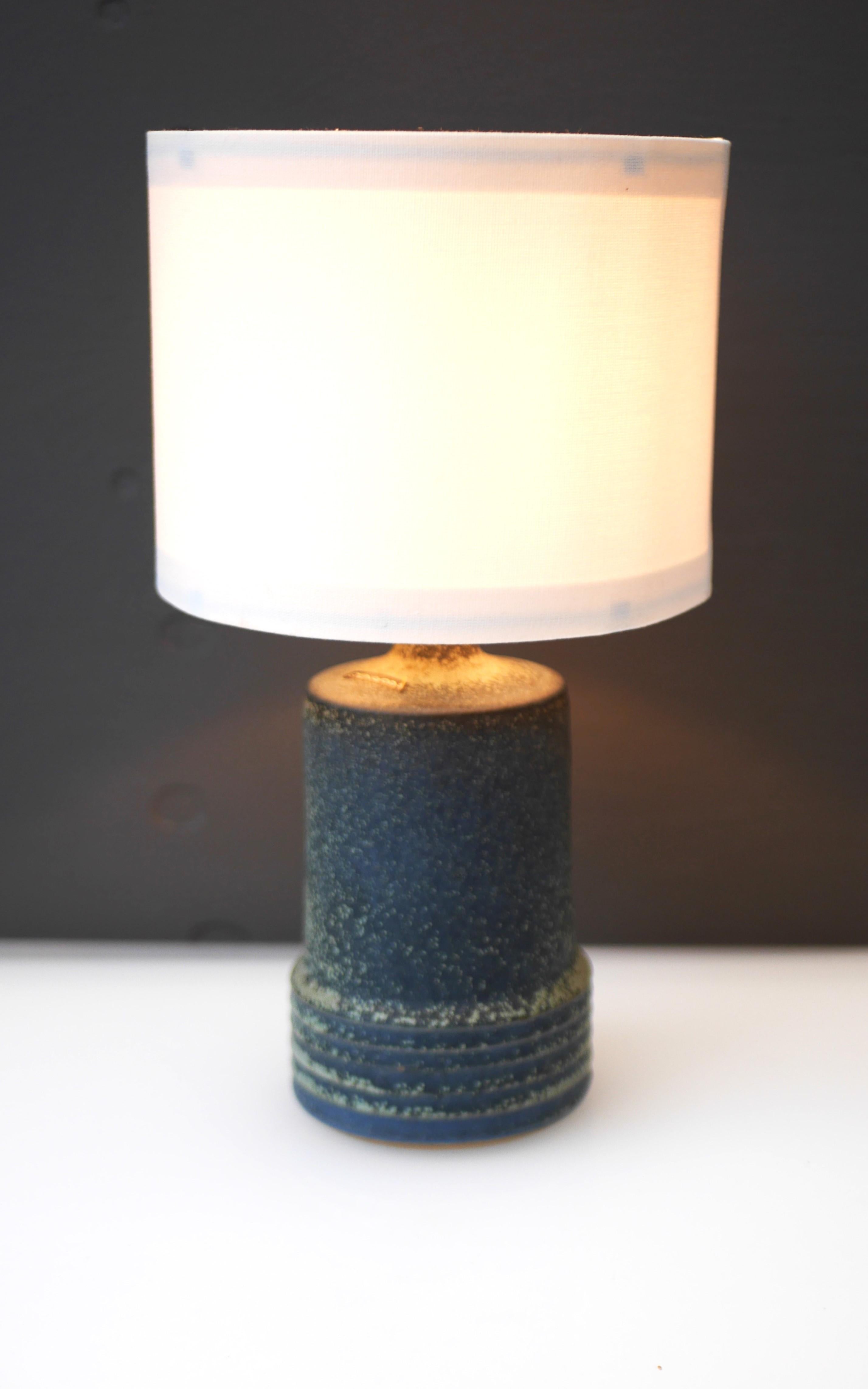 Mid-century modern pottery table lamp made by Rolf Palm, Sweden.  For Sale 3