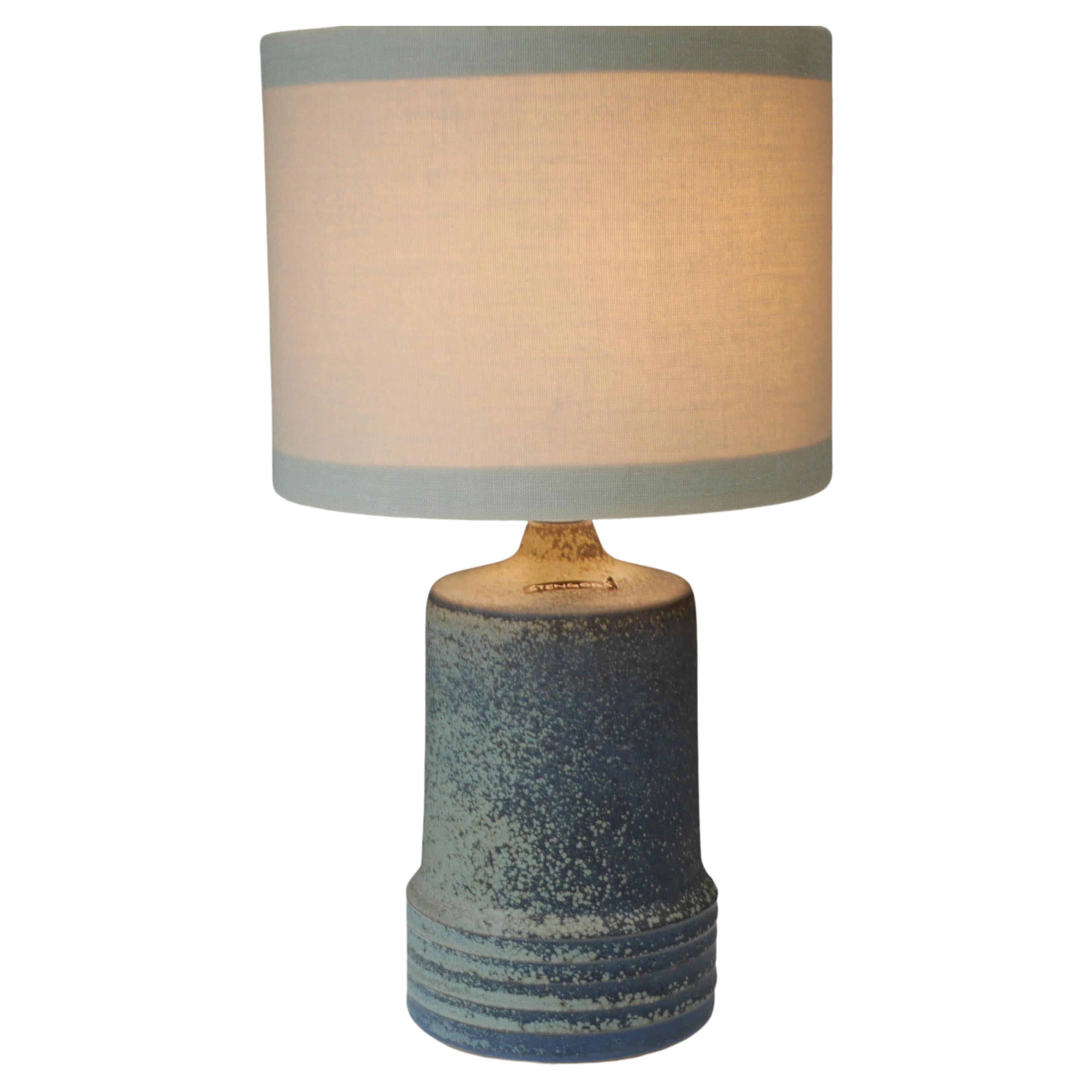 Mid-century modern pottery table lamp made by Rolf Palm, Sweden.  For Sale