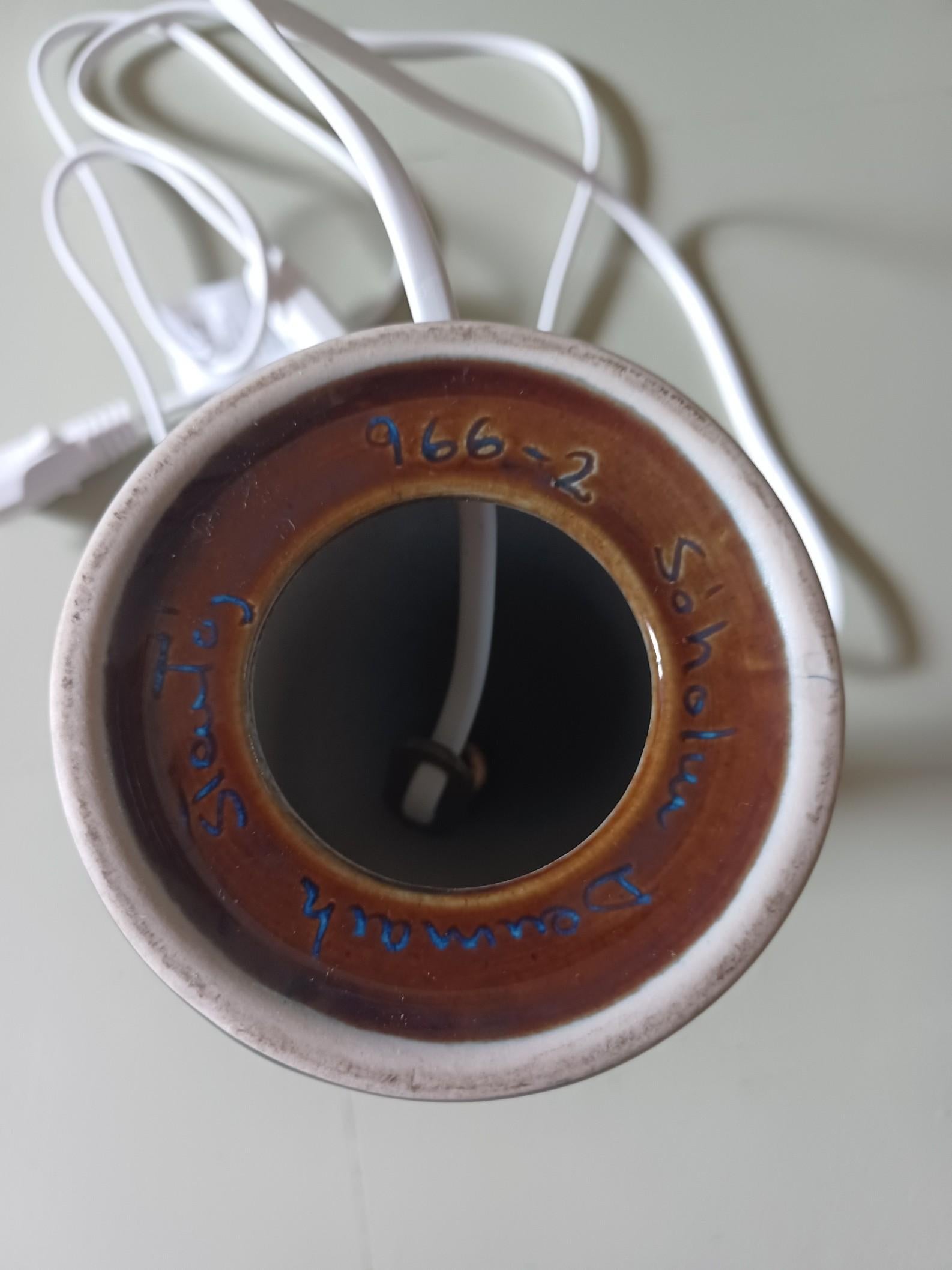 Mid-Century moderno Lampada da tavolo in ceramica moderna di metà secolo con 