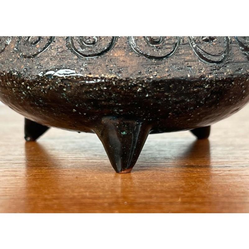 Vaso tripode in ceramica moderna di metà secolo di Eke Bjeren per Gabriel Keramik, anni '60 in vendita 1