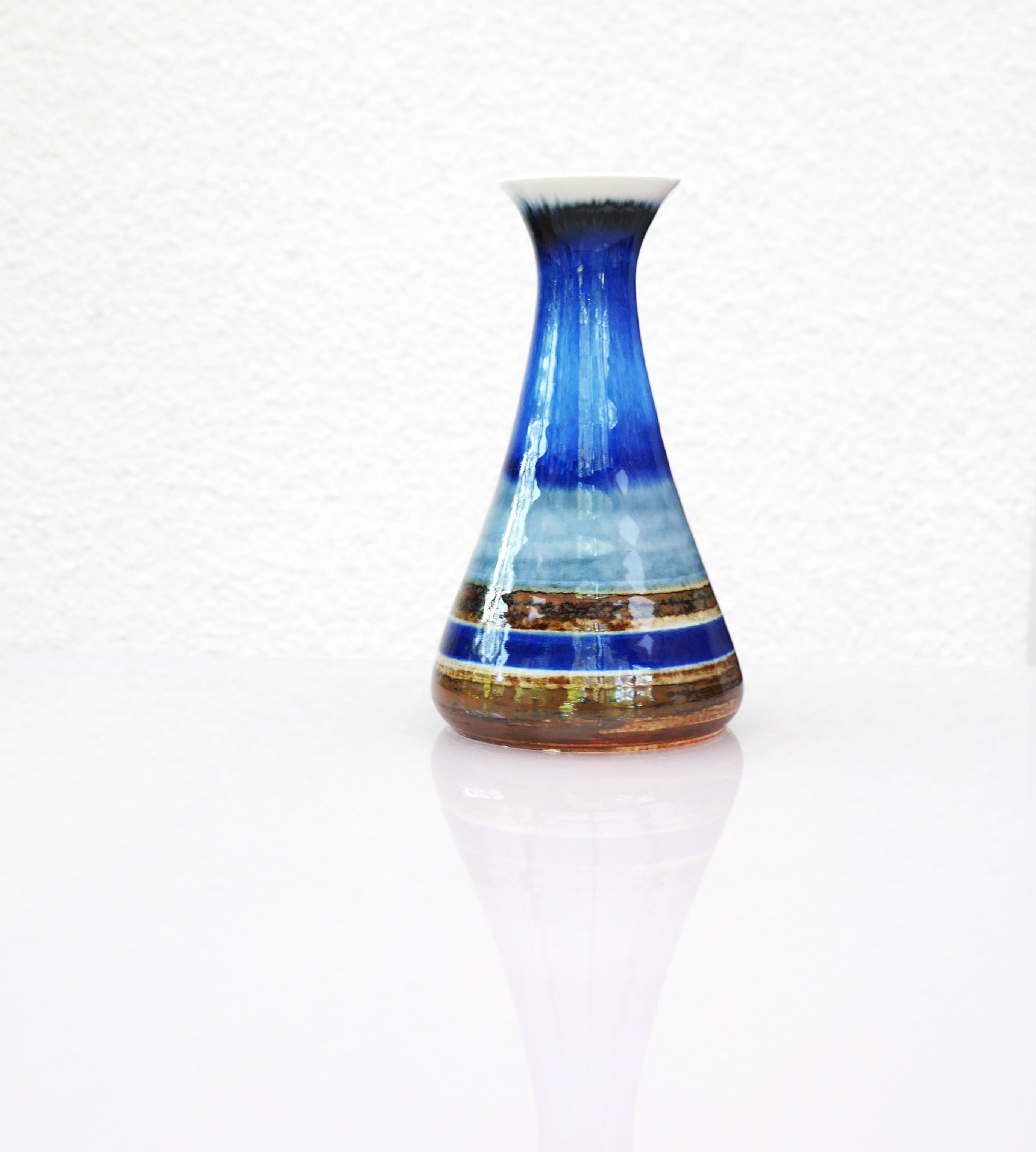 Ceramic Mid-century modern pottery vase by G. Millberg for Rörstrand, Sweden. For Sale