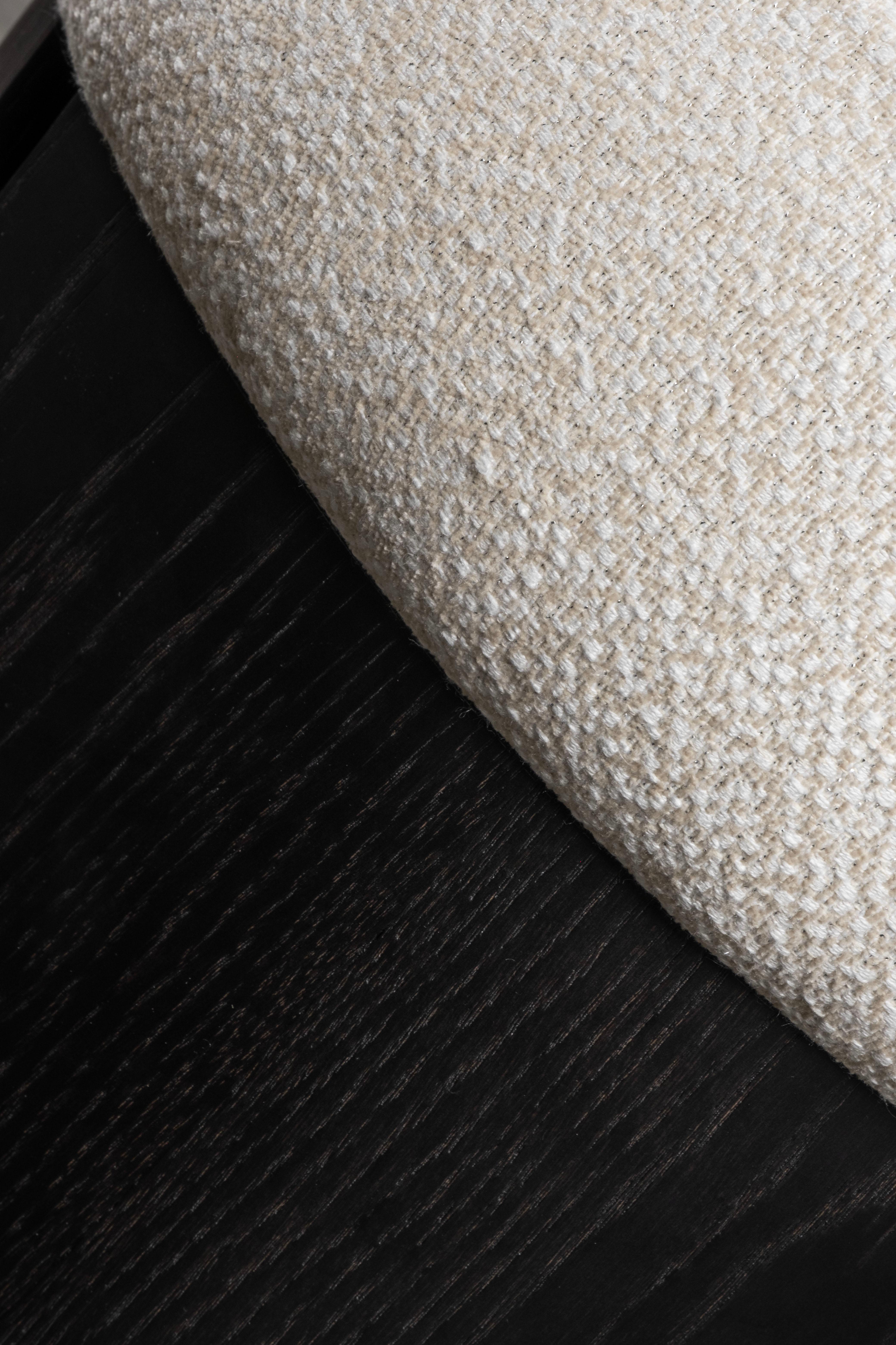 Pouf moderne du milieu du siècle, jacquard crème, chêne, fabriqué à la main par Greenapple en vente 1