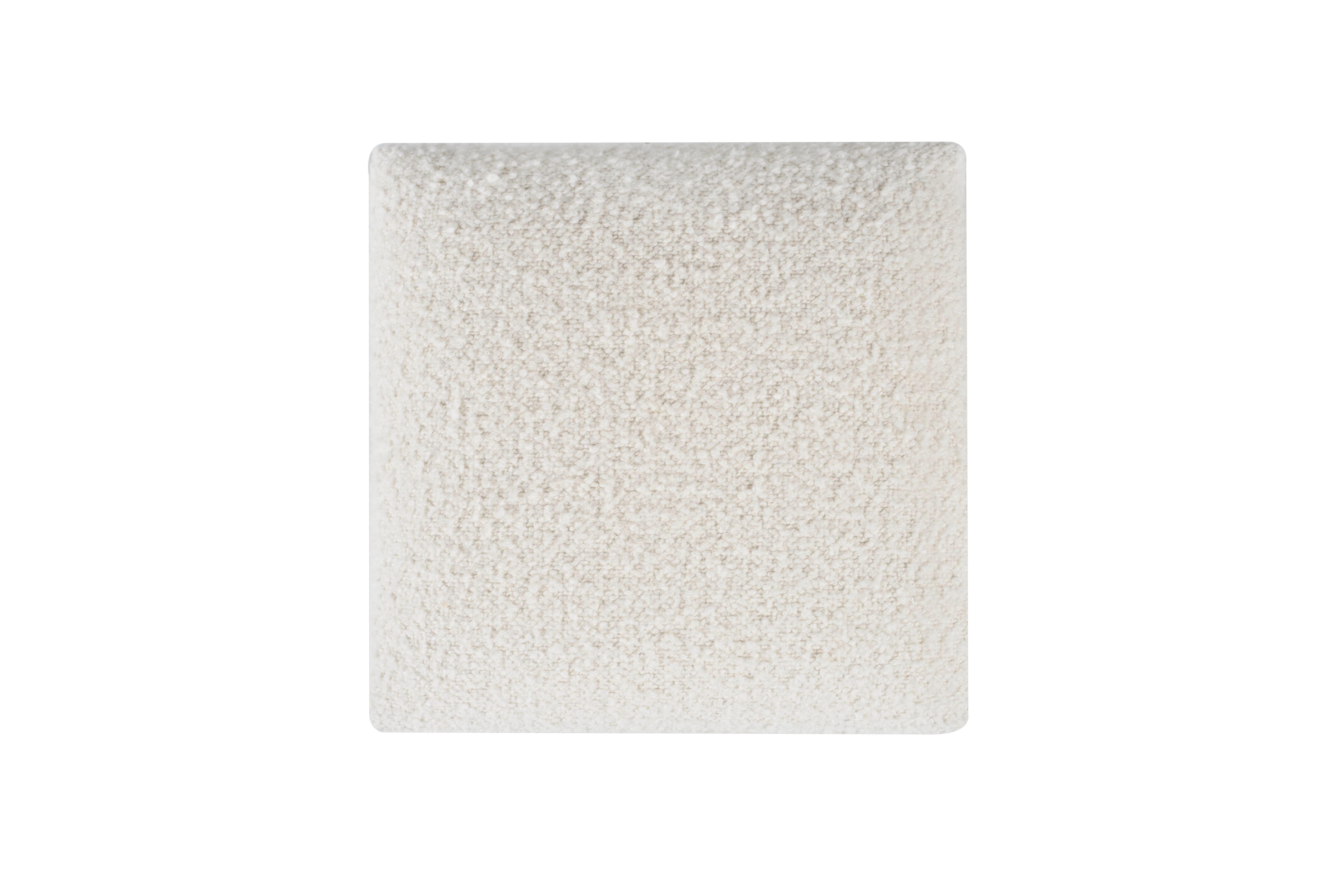 Pouf ottomano moderno di metà secolo, Whiting, Beige, Bouclé Fatto a mano da Greenapple In condizioni Nuovo in vendita a Lisboa, PT