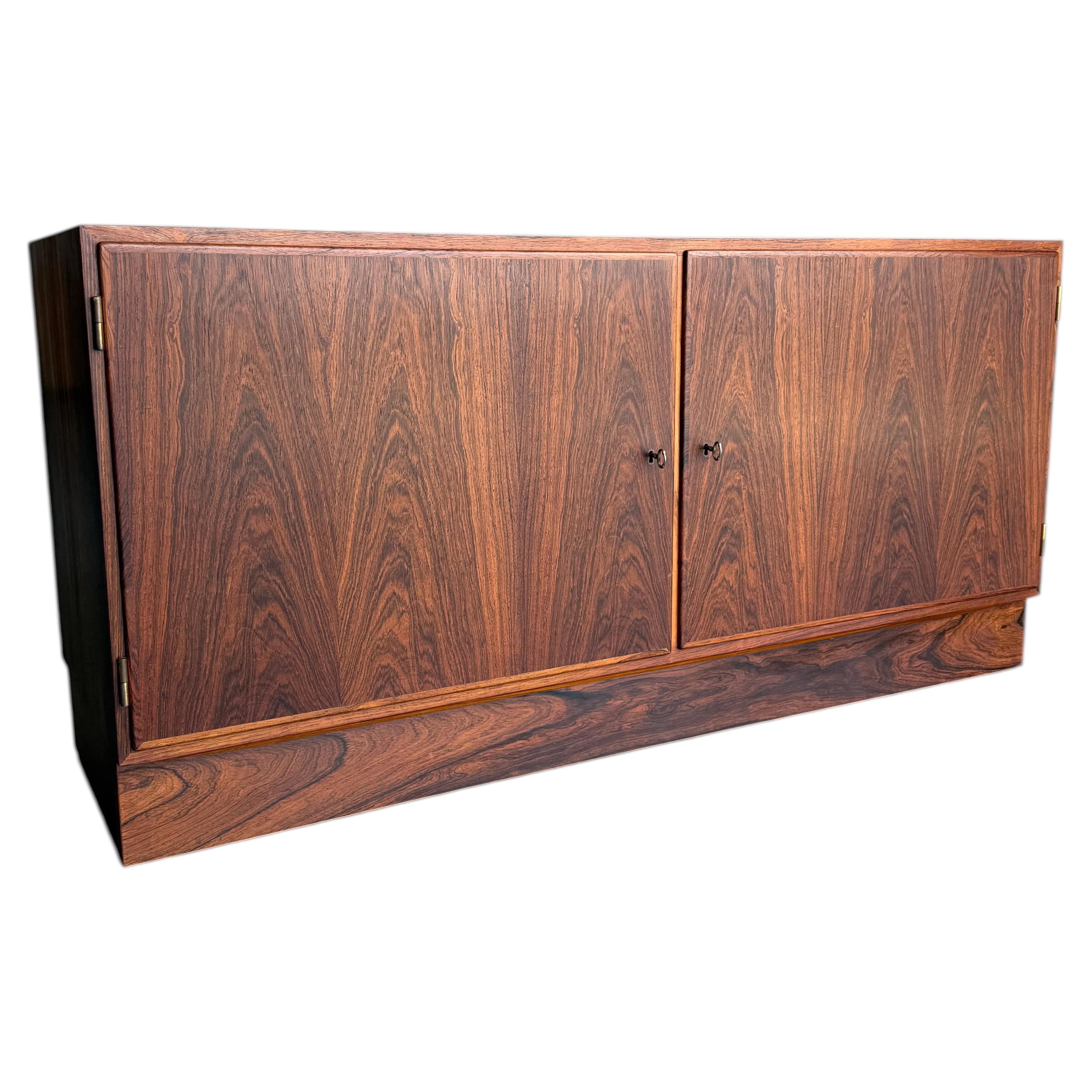 Mid Century Modern Poul Hundevad Danish Rosewood Credenza