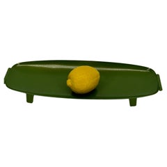 Modernes pulverbeschichtetes blattgrünes Metalltablett oder -schale aus der Jahrhundertmitte