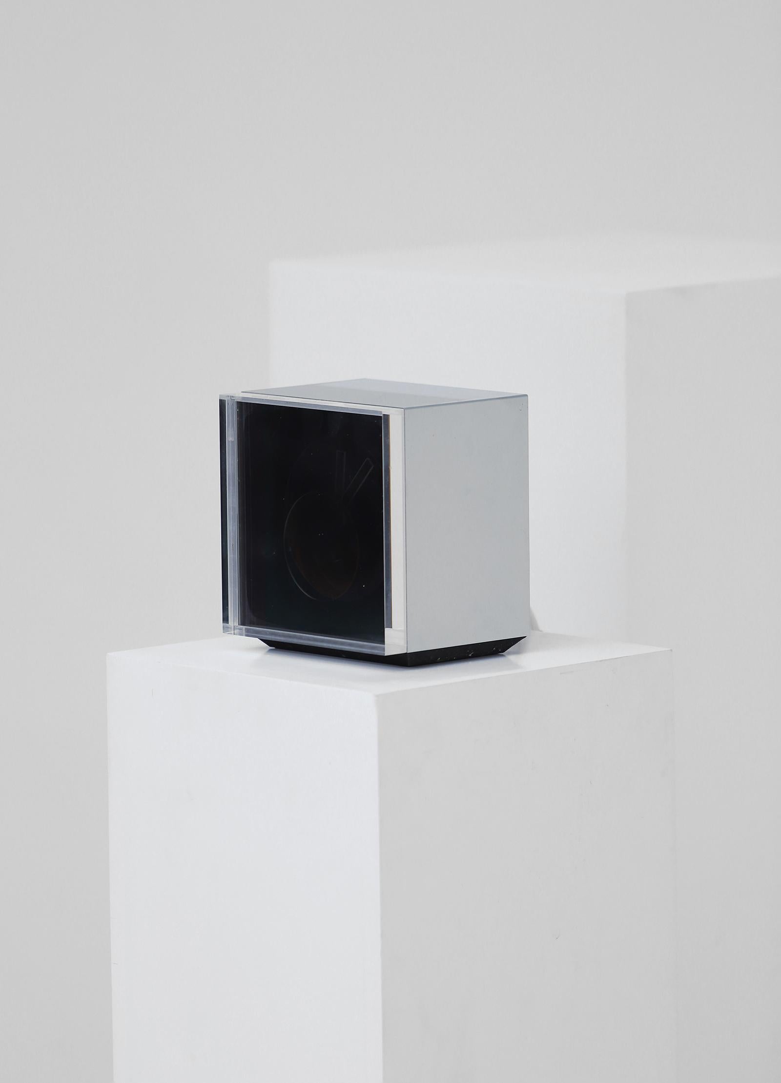 Mid-Century Modern Prisma aluminum Aurora clock by Kirsch Hamilton 1970s In Good Condition In Antwerpen, Antwerp