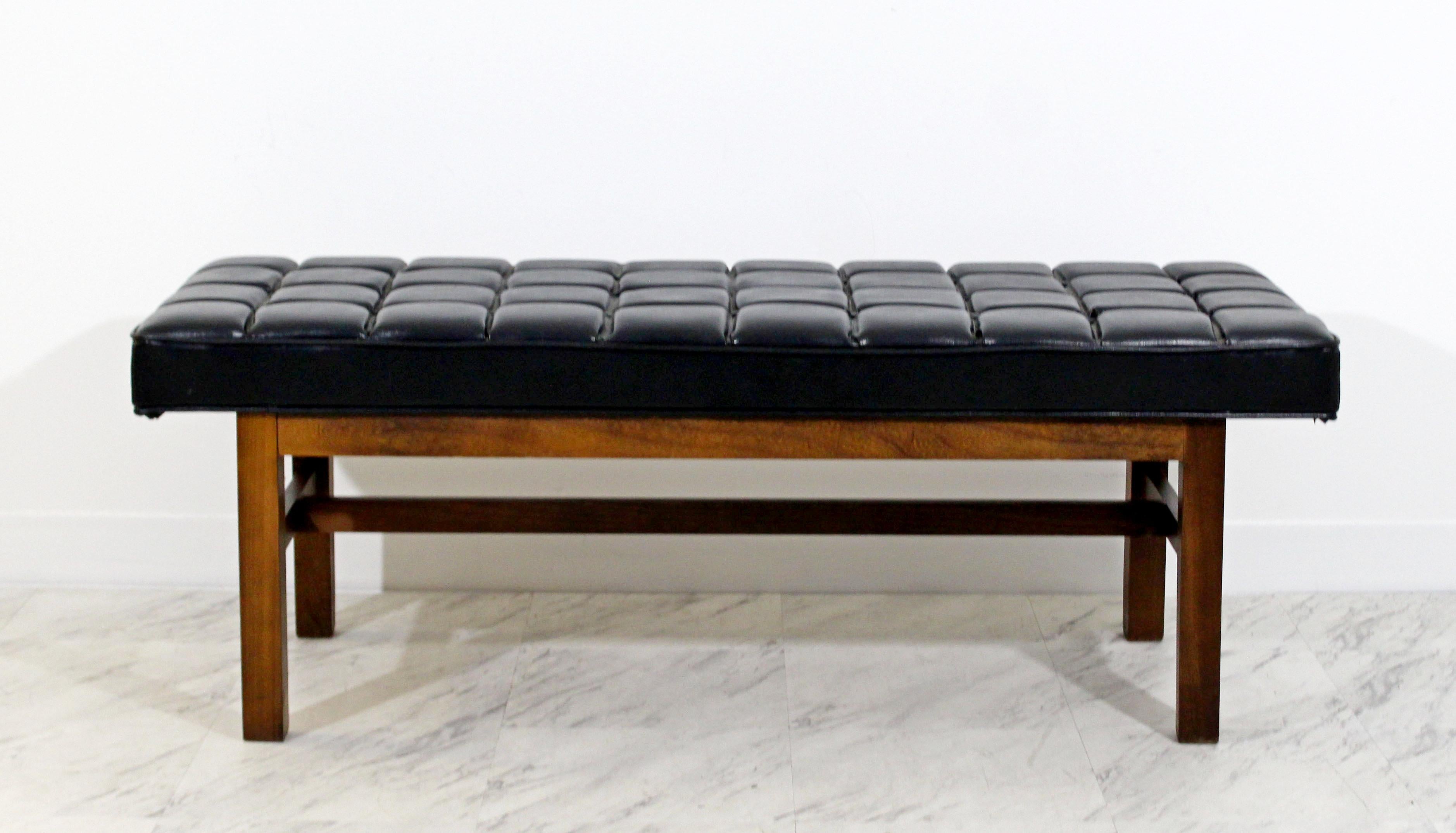 For your consideration is a lovely Harvey Probber style tufted black leather topped, wooden bench seat, circa the 1960s. In excellent condition. The dimensions are 48