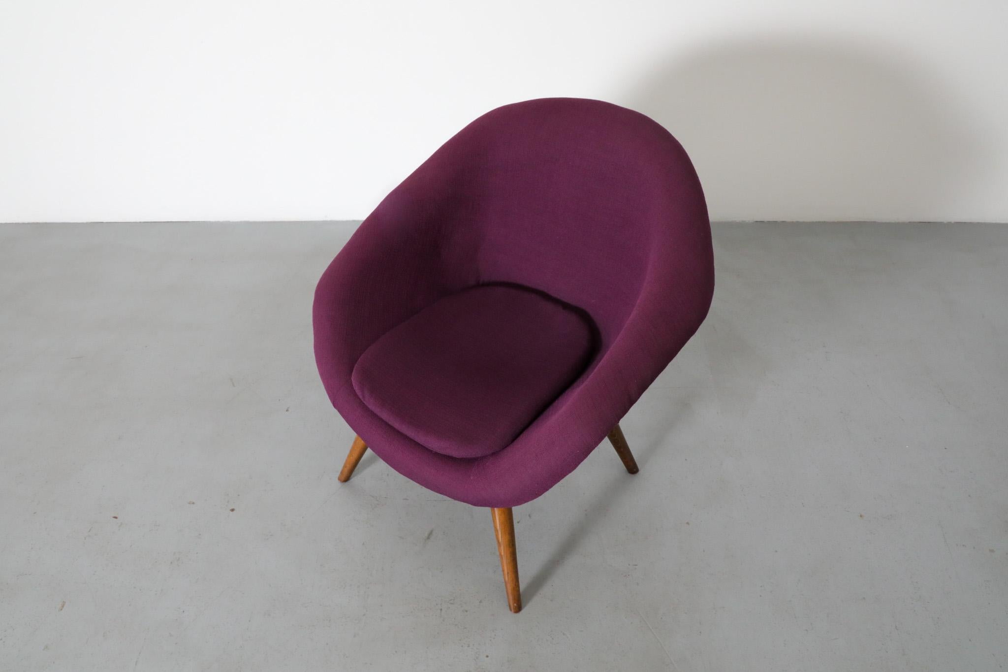 Mid-Century Purple Bucket lounge Chair by Miroslav Navrátil for Vertex For Sale 2