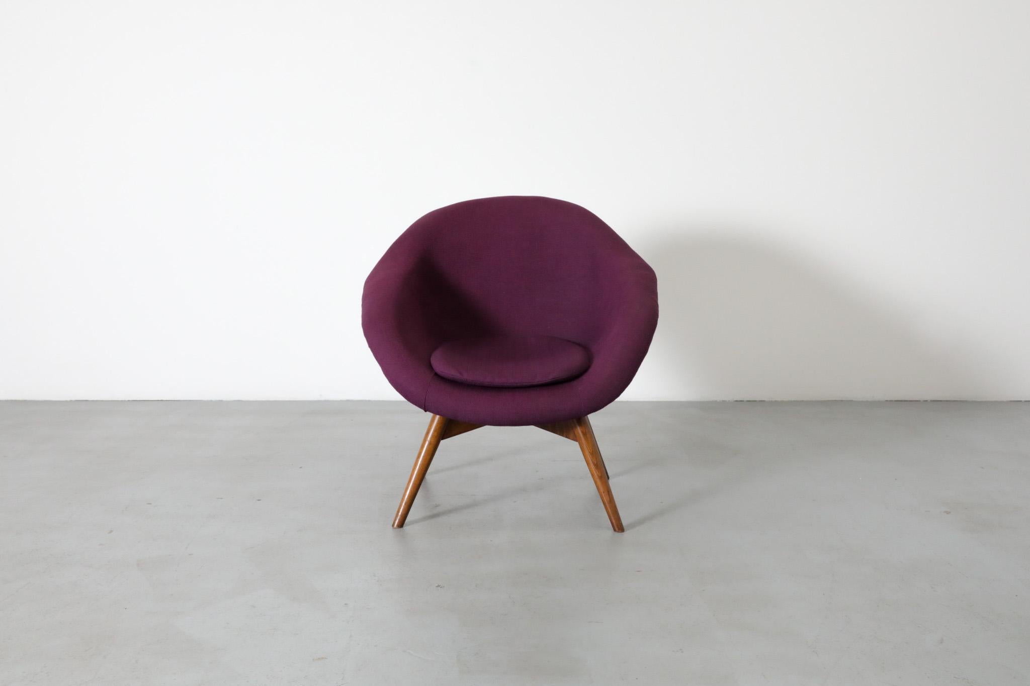 Mid-Century Purple Bucket lounge Chair by Miroslav Navrátil for Vertex In Good Condition For Sale In Los Angeles, CA