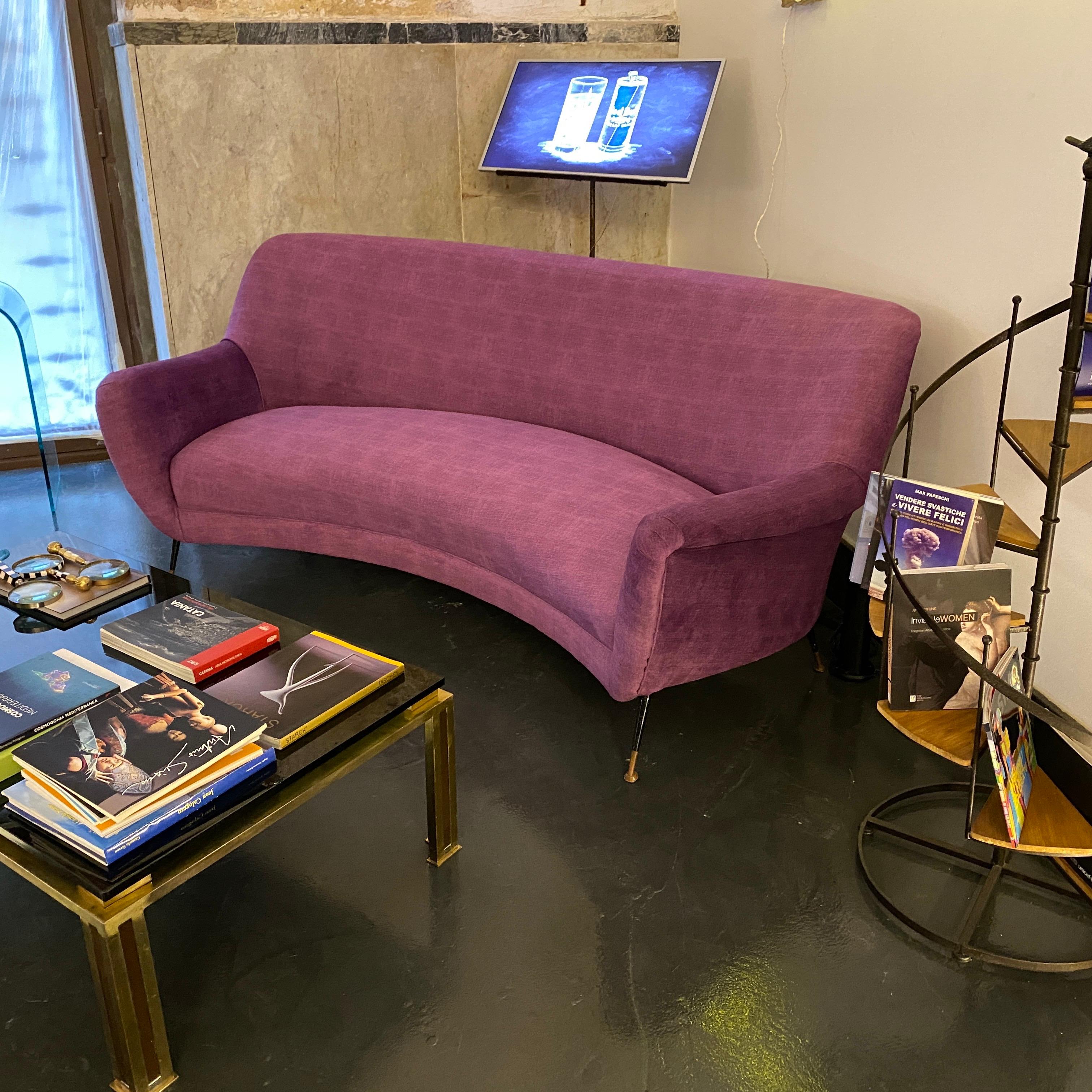 1960s Mid-Century Modern Purple Velvet and Brass Italian Curved Sofa 5