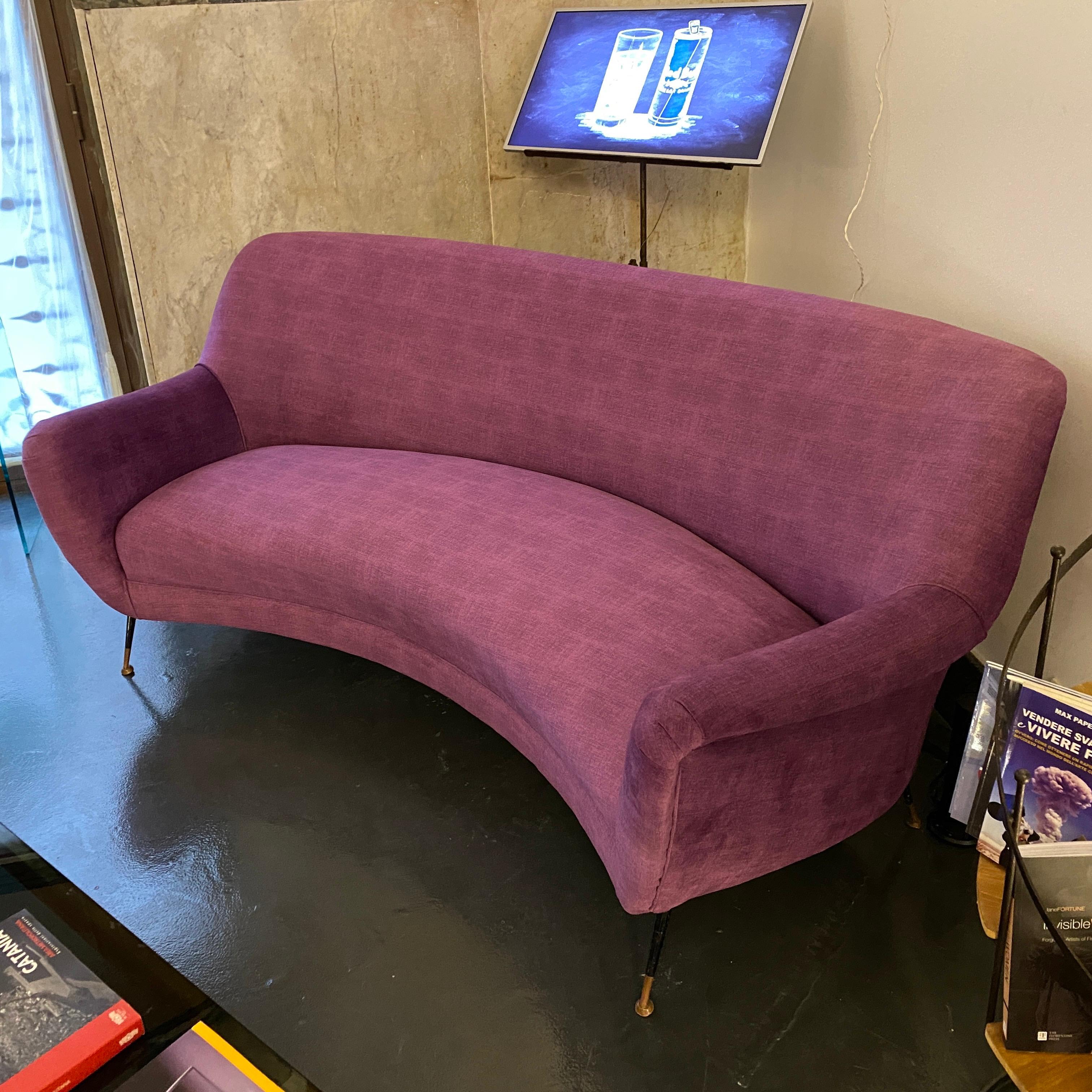 1960s Mid-Century Modern Purple Velvet and Brass Italian Curved Sofa 6