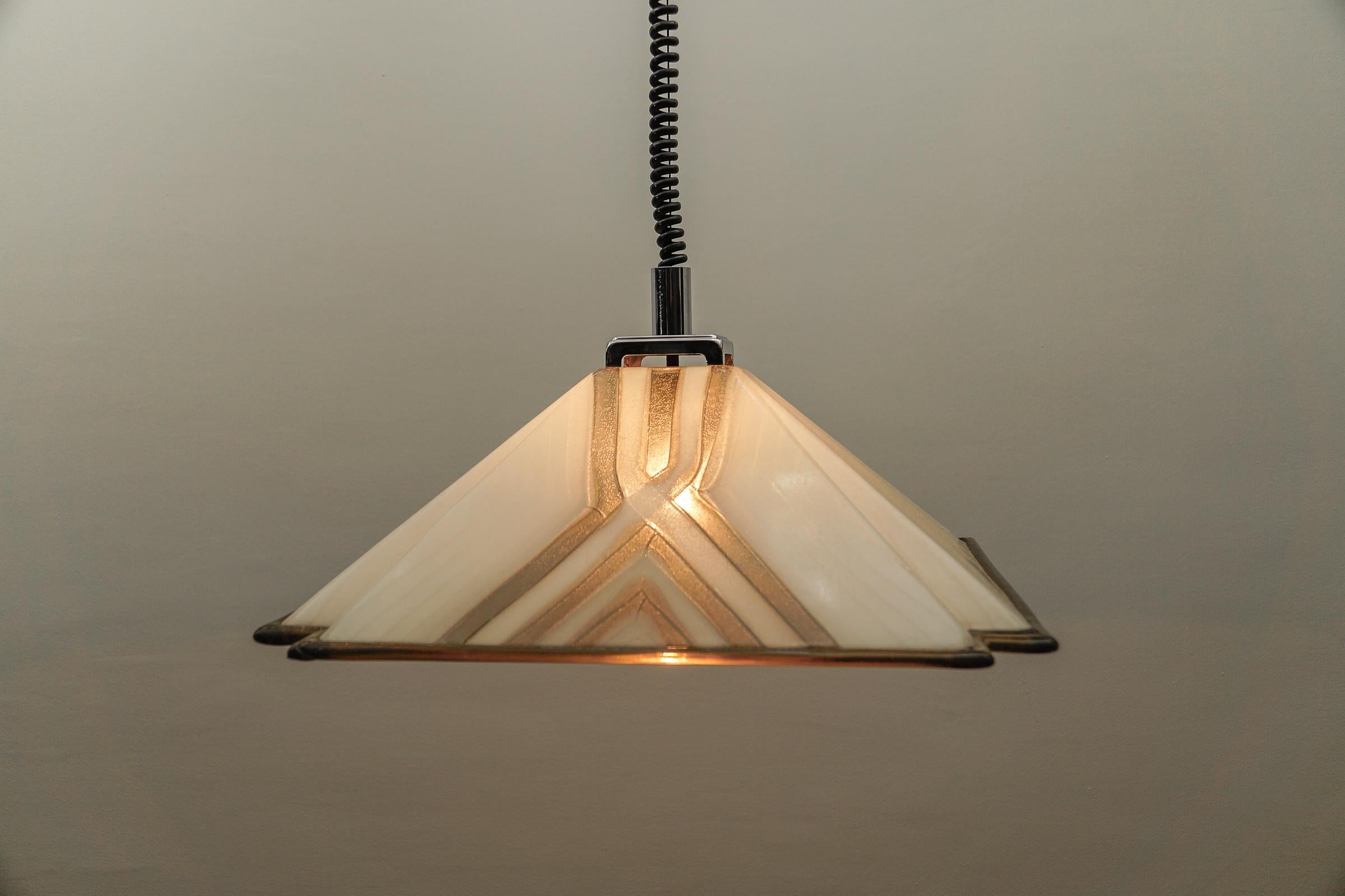 Lampada a piramide moderna di metà secolo di Gebrüder Cosack, anni '70 in vendita 3