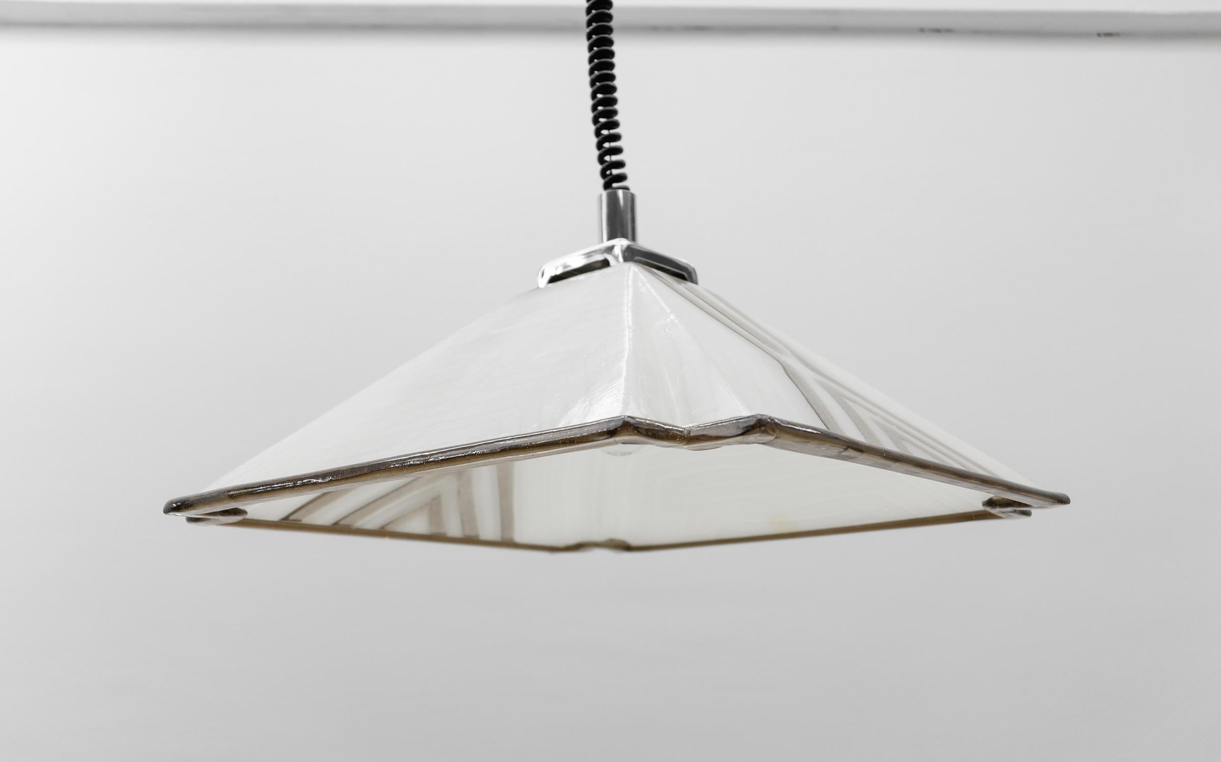 Lampada a piramide moderna di metà secolo di Gebrüder Cosack, anni '70 in vendita 5