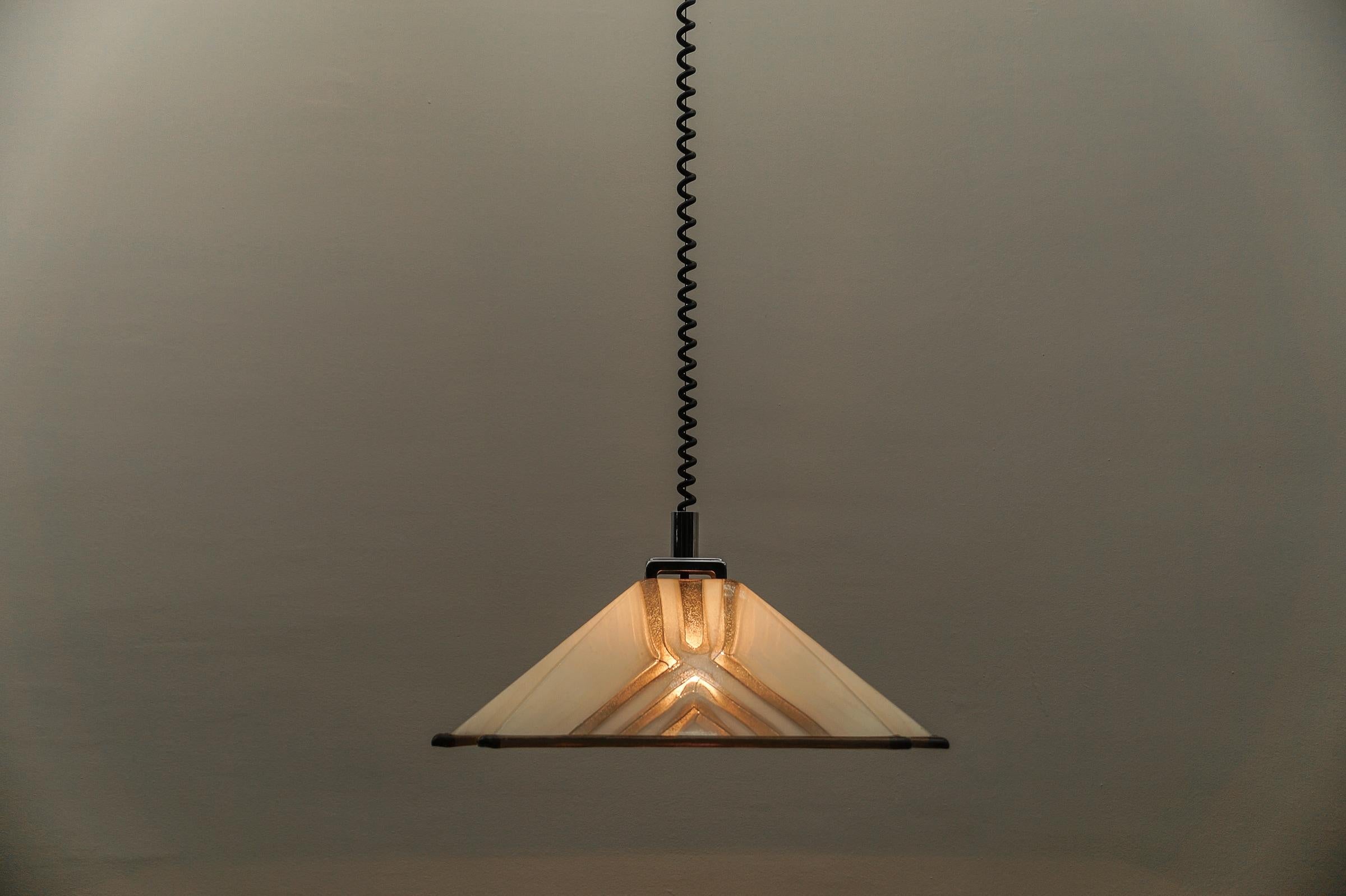 Lampada a piramide moderna di metà secolo di Gebrüder Cosack, anni '70 In condizioni buone in vendita a Nürnberg, Bayern