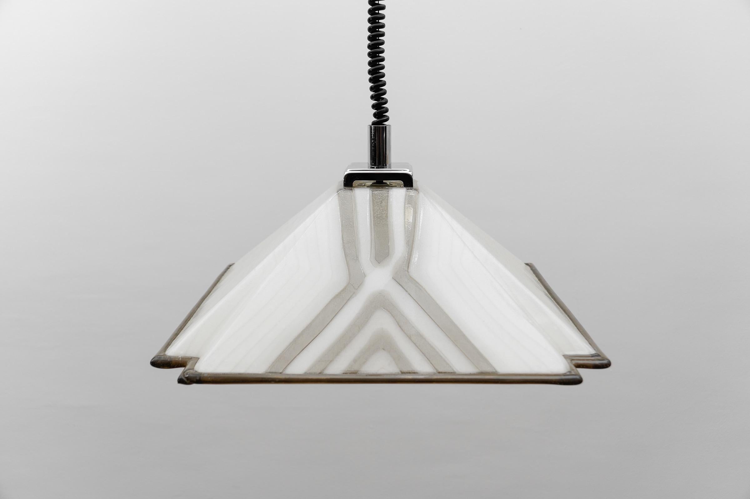 Fine XX secolo Lampada a piramide moderna di metà secolo di Gebrüder Cosack, anni '70 in vendita