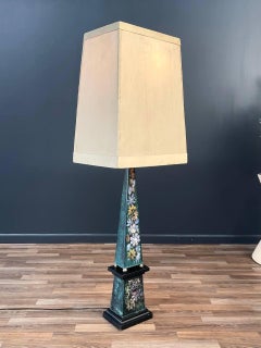Moderne Stehlampe im Pyramidenstil aus der Mitte des Jahrhunderts von Sascha Brastoff