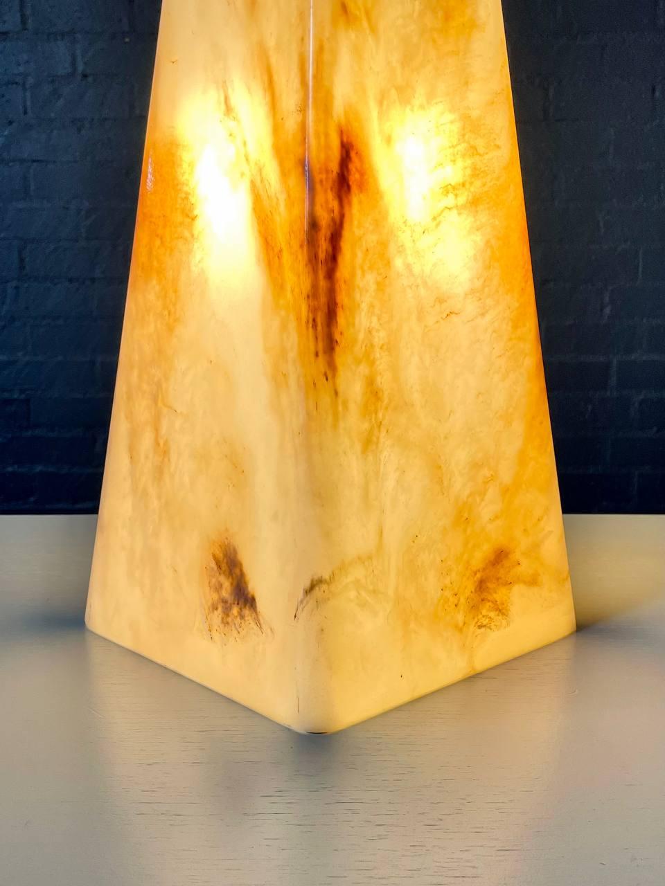 Mid-Century Modern Pyramid Style Resin Table Lamp For Sale 4