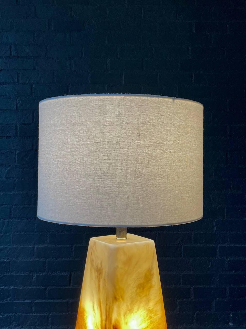 Walnut Mid-Century Modern Pyramid Style Resin Table Lamp For Sale