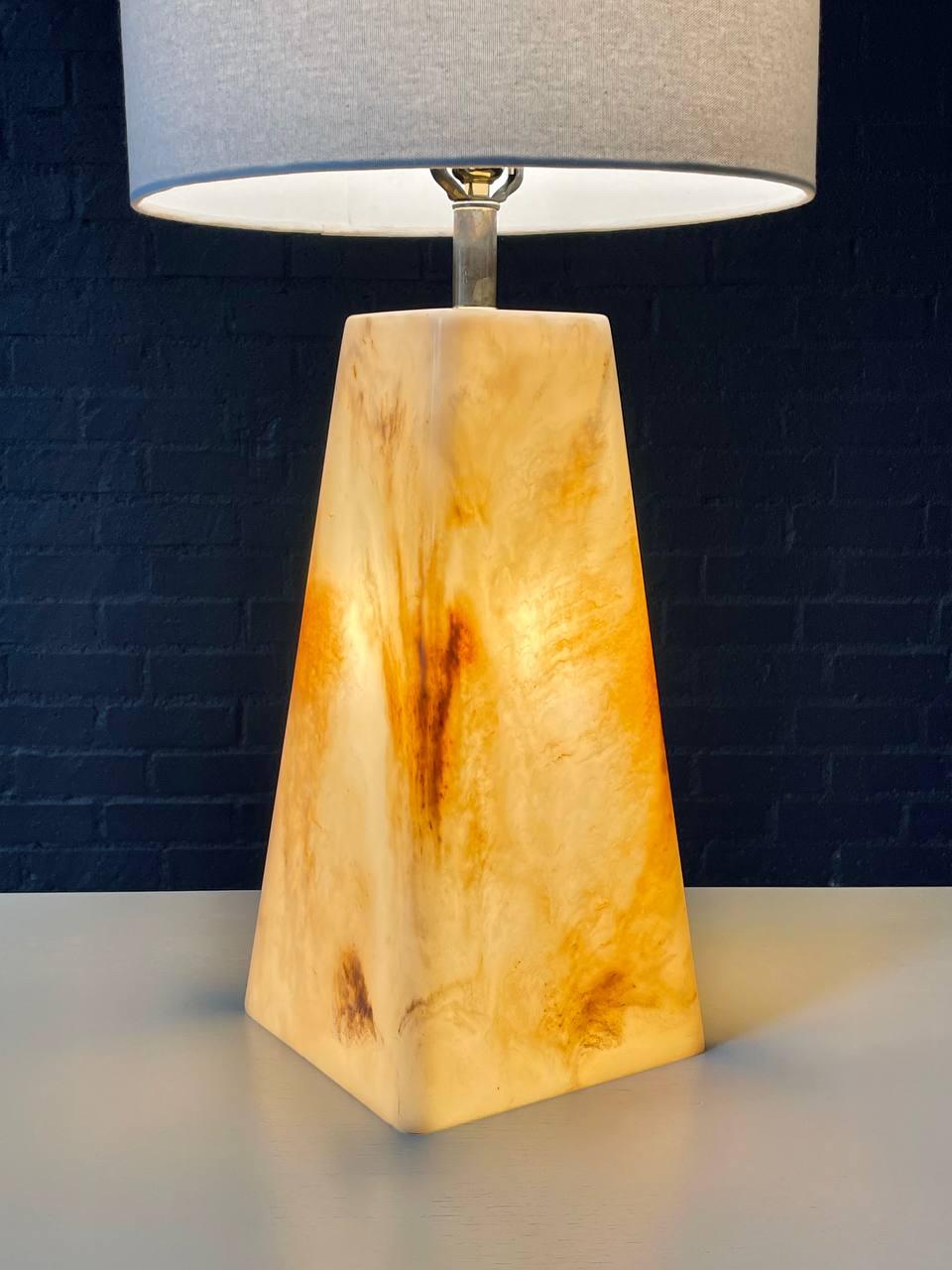 Mid-Century Modern Pyramid Style Resin Table Lamp For Sale 3