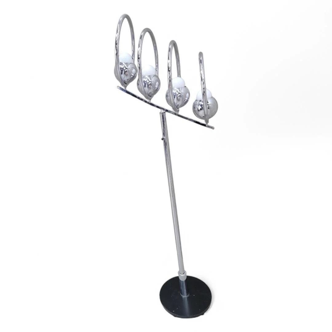 Mid Century Modern Quadruple Stack Chrome Eyeball Floor Lamp In Good Condition For Sale In Chicago, IL