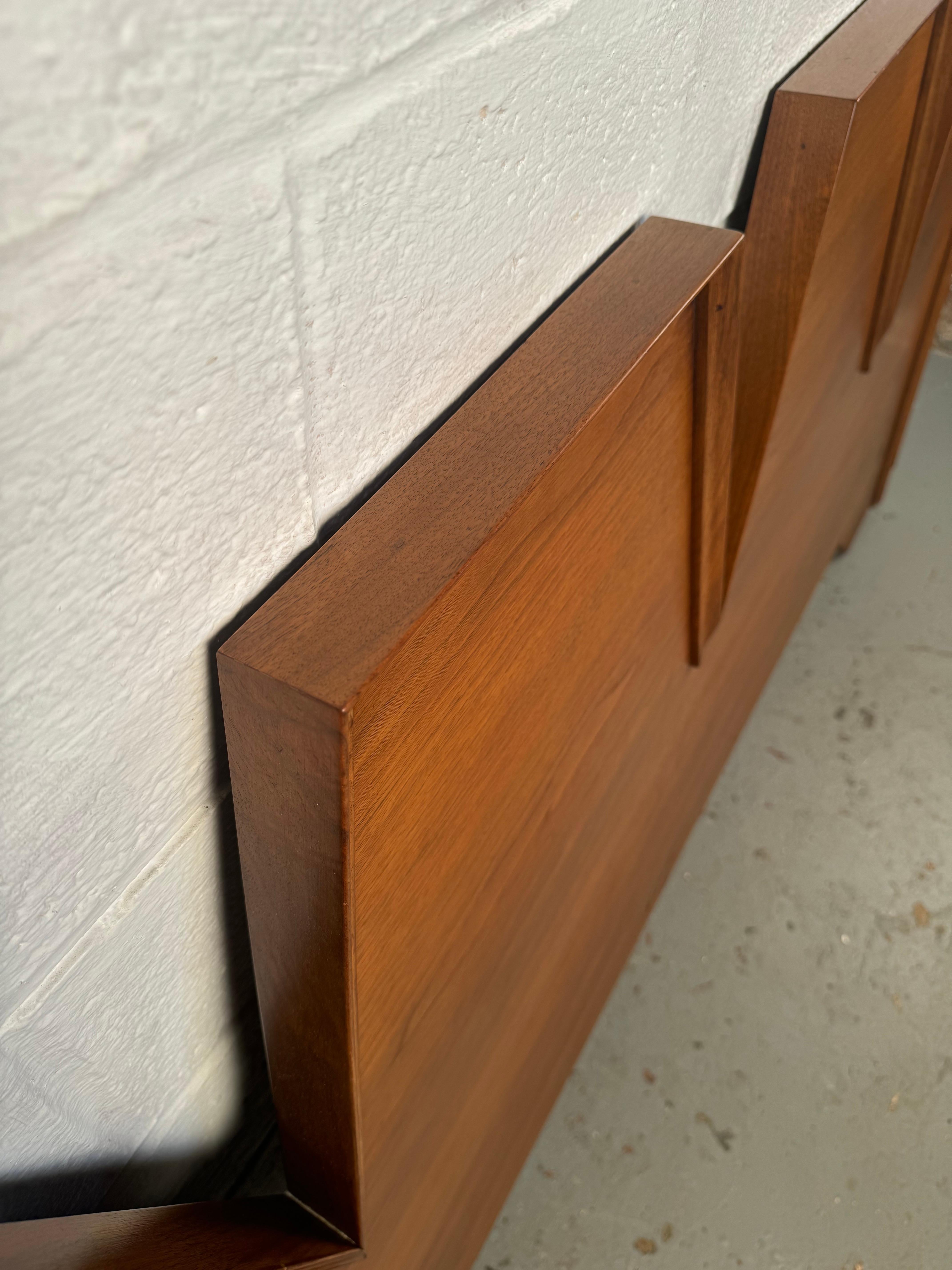 Mid-Century Modern Queen Headboard For Sale 1