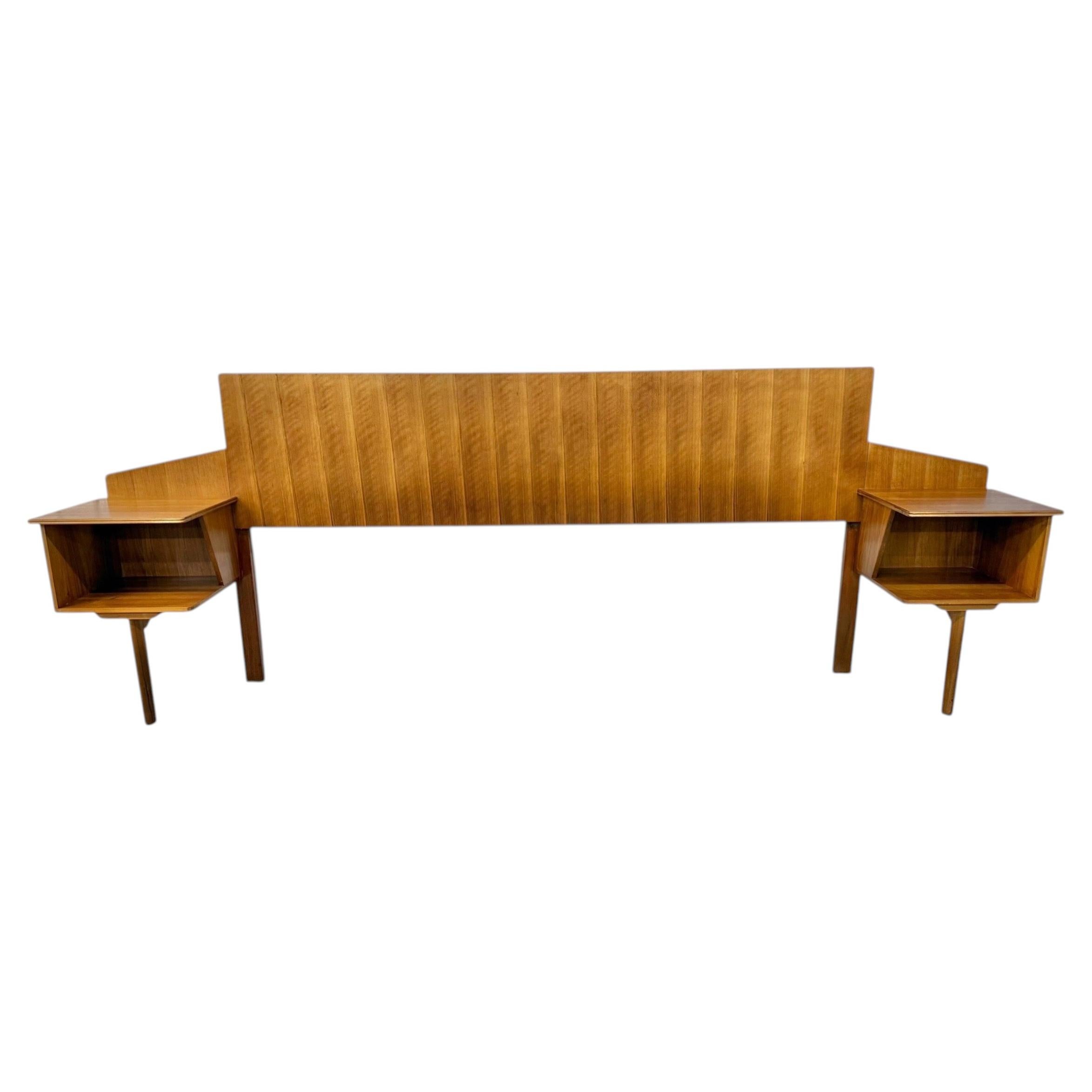Testiera in stile Mid-Century Modern per letto queen size con comodini