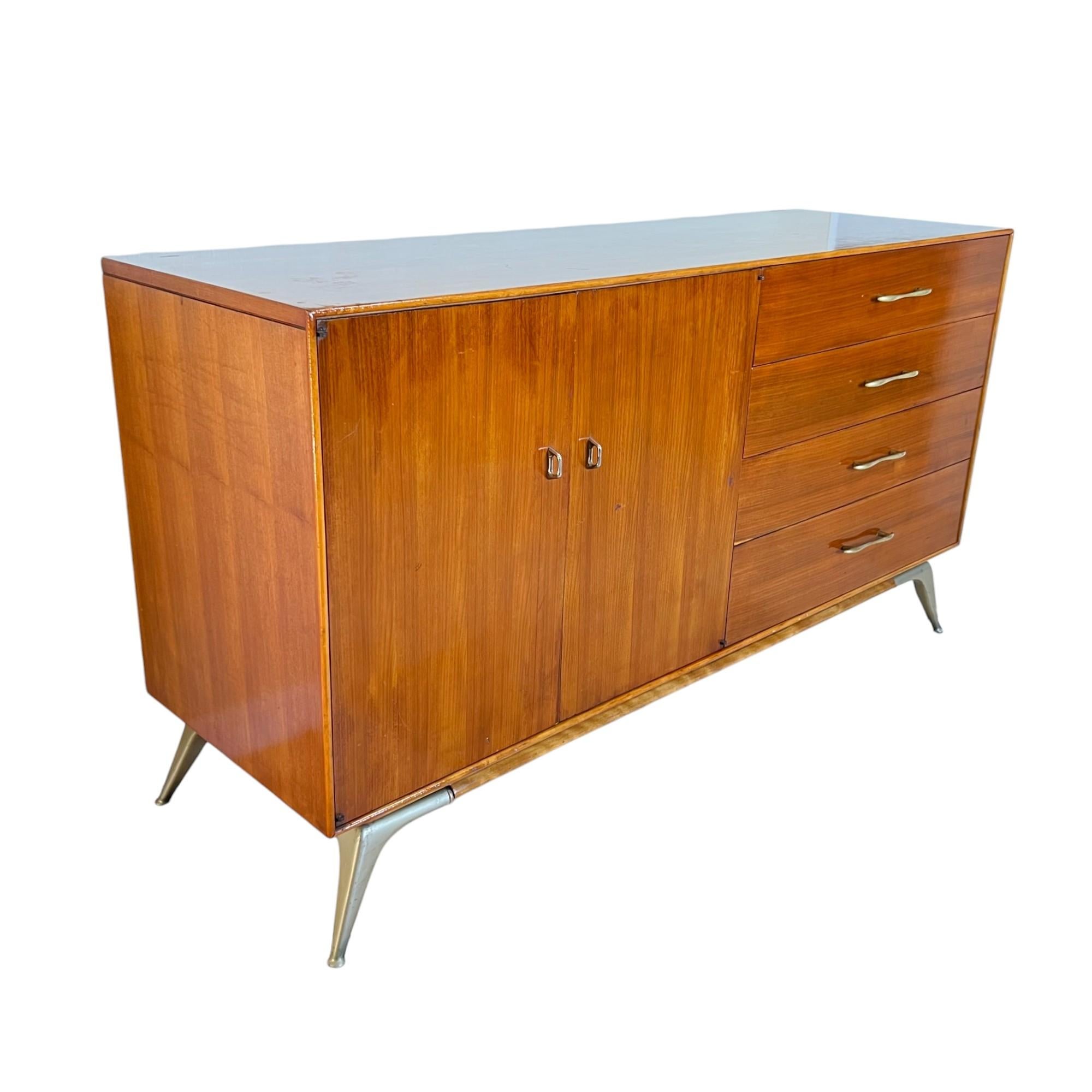 Americano Credenza in legno di noce R-Way della modernità di metà secolo, anni '60 in vendita
