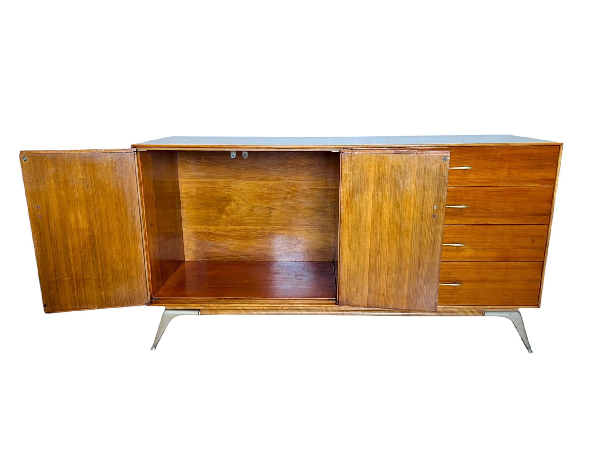 XX secolo Credenza in legno di noce R-Way della modernità di metà secolo, anni '60 in vendita