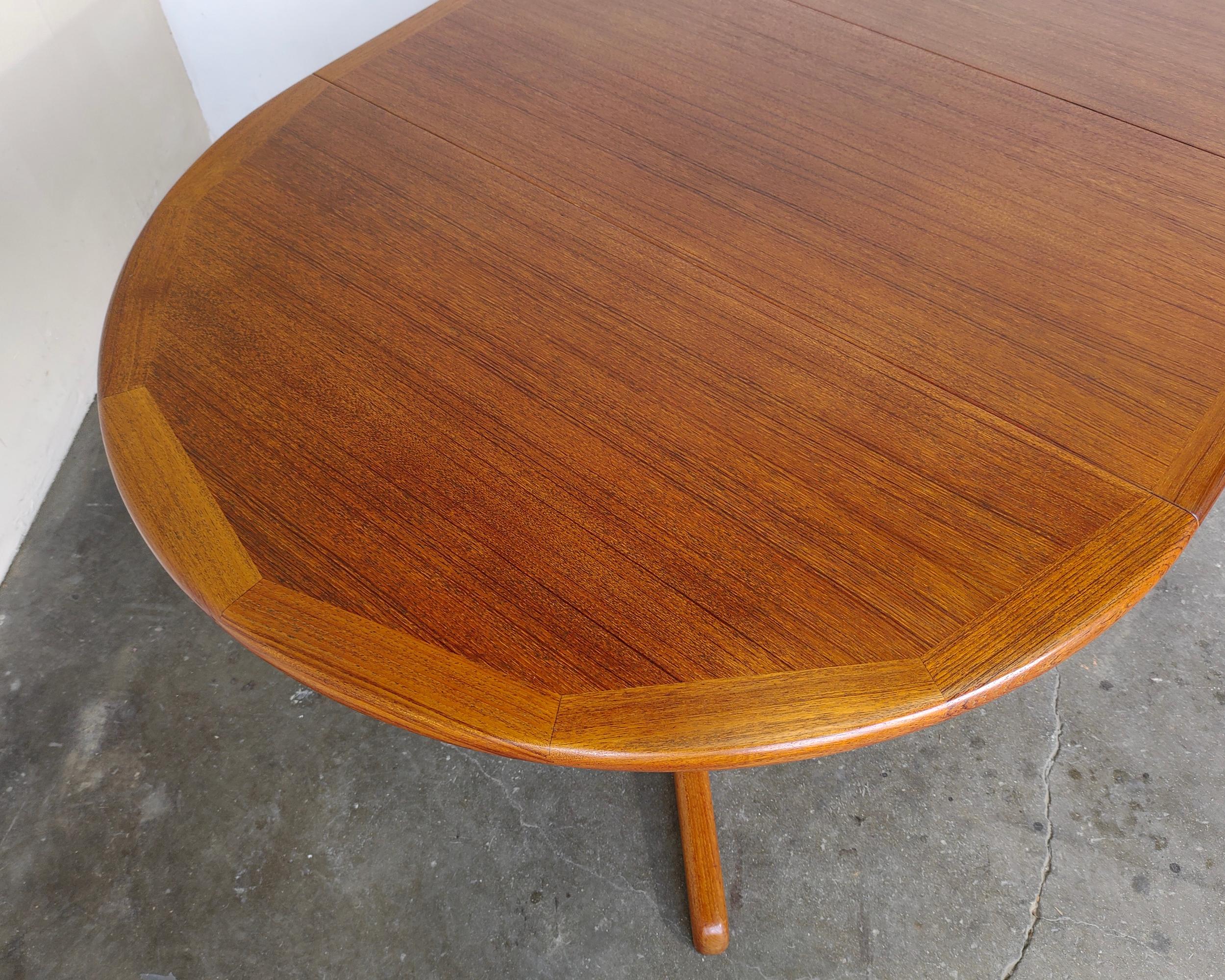 Mid-Century Modern Racetrack Teak Expandable Dining Table, 1970s 3