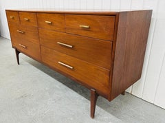 Mid-Century Modern Ramseur 8-Drawer Walnut Dresser