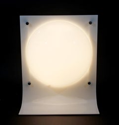 Mid-Century Modern Rare Acrylic Lucite Globe Table Lamp Guzzini, Era 1970s