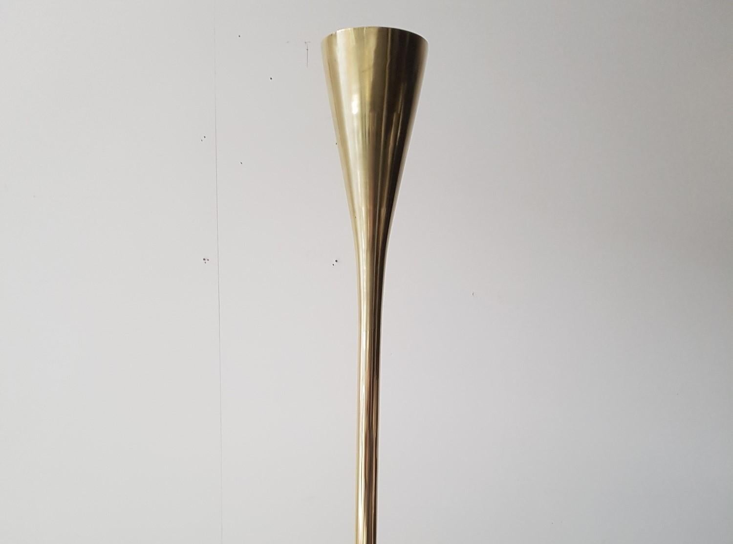 Mid Century Modern rare brass floor lamp by Pieto Chiesa for Fontana Arte. In Good Condition For Sale In London, GB
