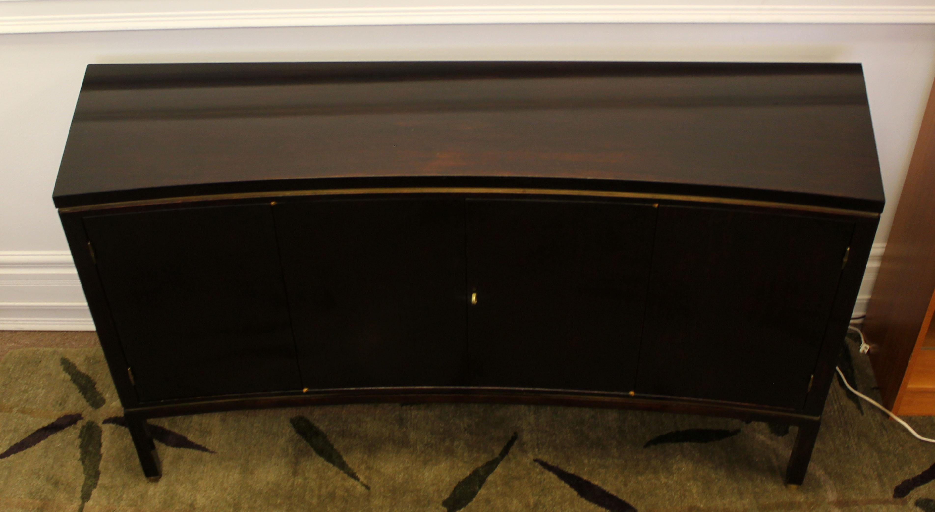 Mid-Century Modern Rare Edward Wormley for Dunbar Curved Mahogany Brass Credenza In Good Condition In Keego Harbor, MI