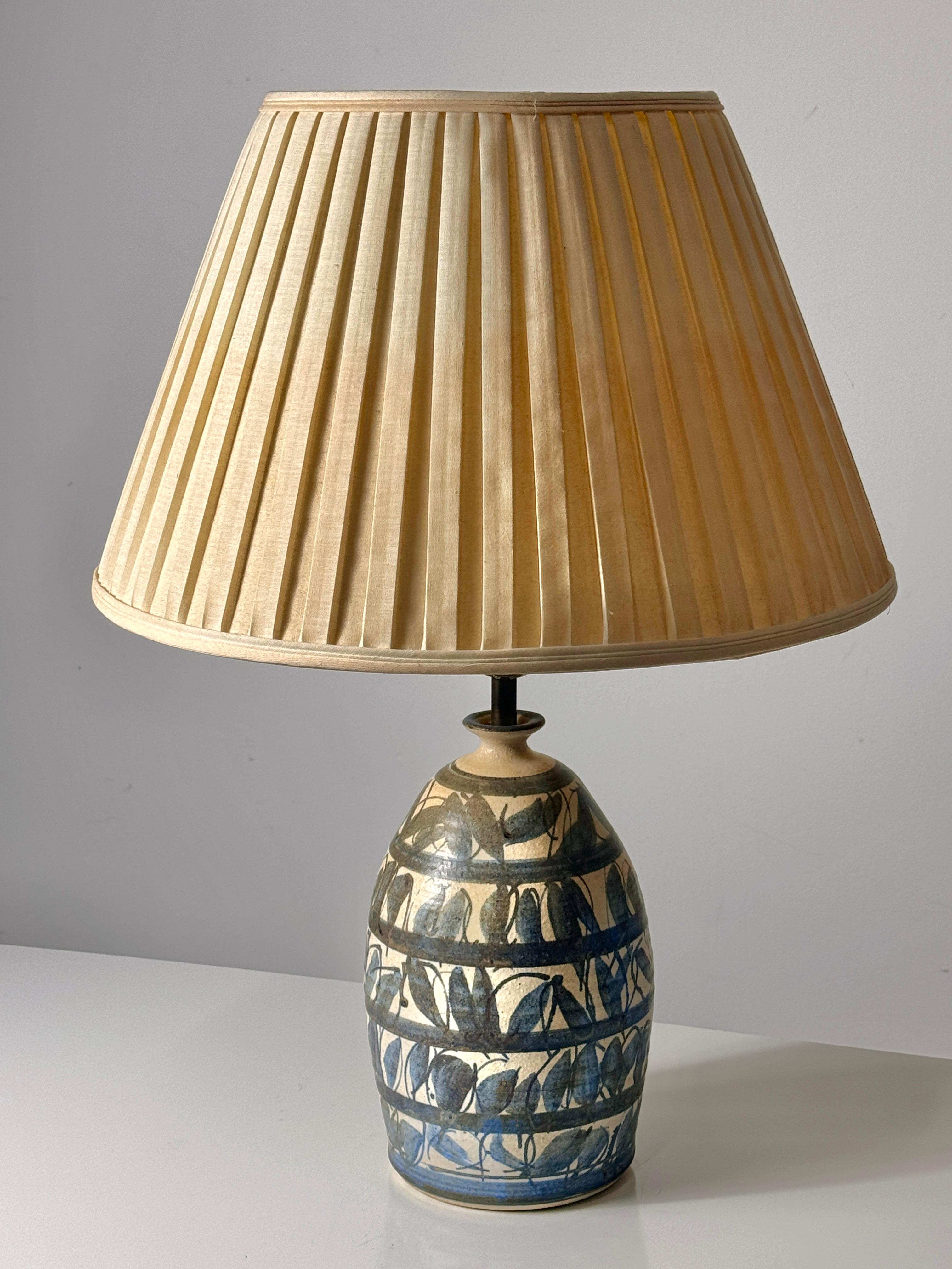 Seltene JT Abernathy Studio Pottery Keramik-Tischlampe, Mid-Century Modern, 1960er Jahre (Moderne der Mitte des Jahrhunderts) im Angebot