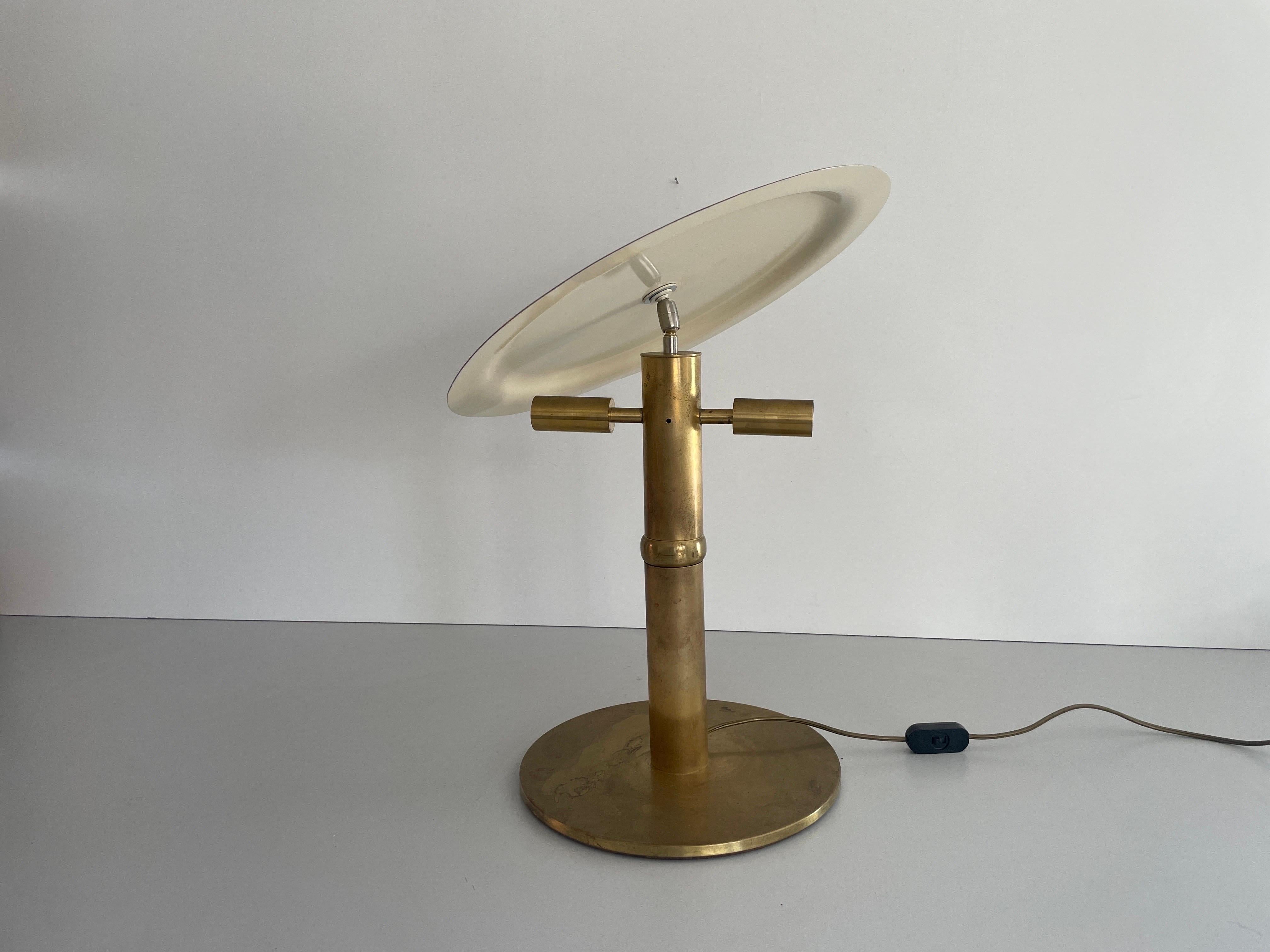 Mid-century Modern Rare Large Bauhaus Style Brass Table Lamp, 1960s, Italy im Angebot 5