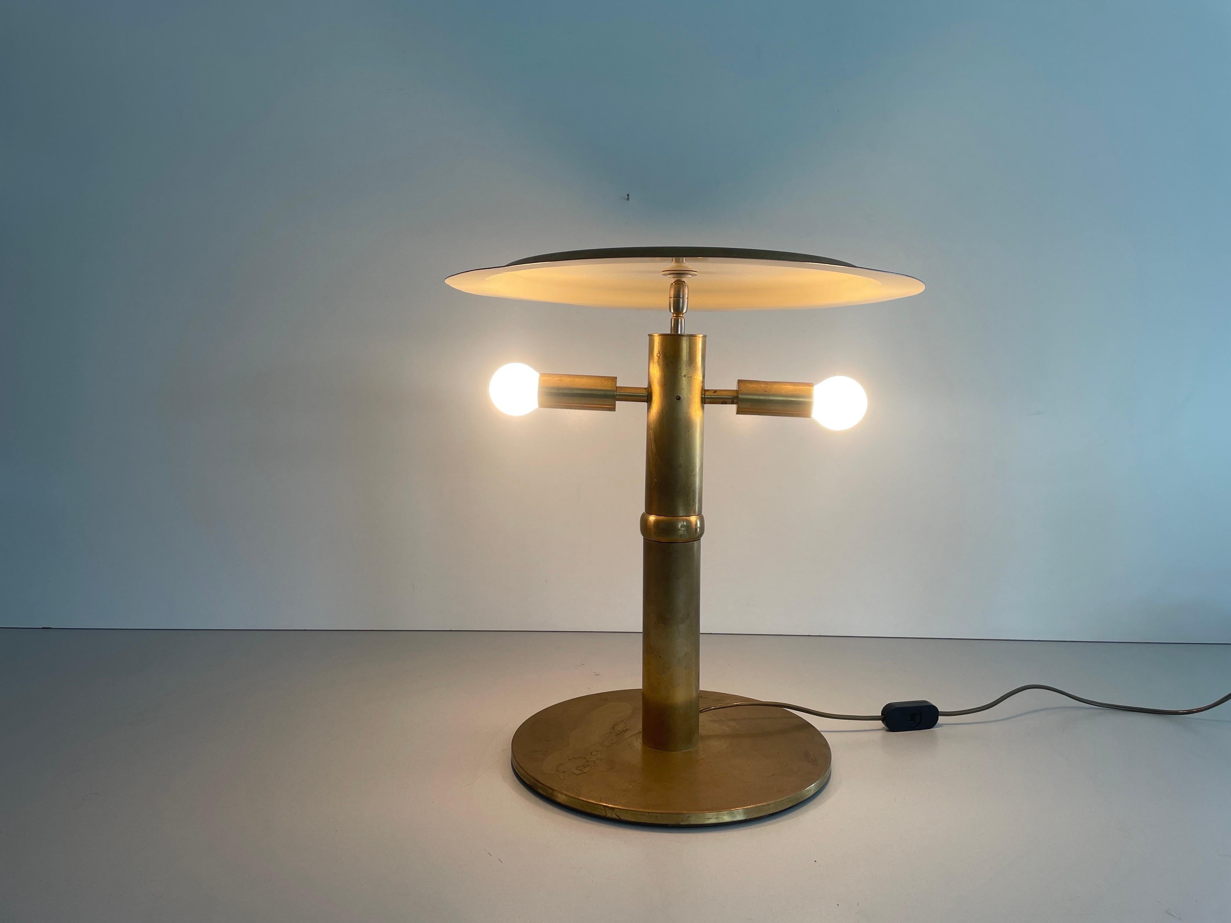 Mid-century Modern Rare Large Bauhaus Style Brass Table Lamp, 1960s, Italy im Angebot 7