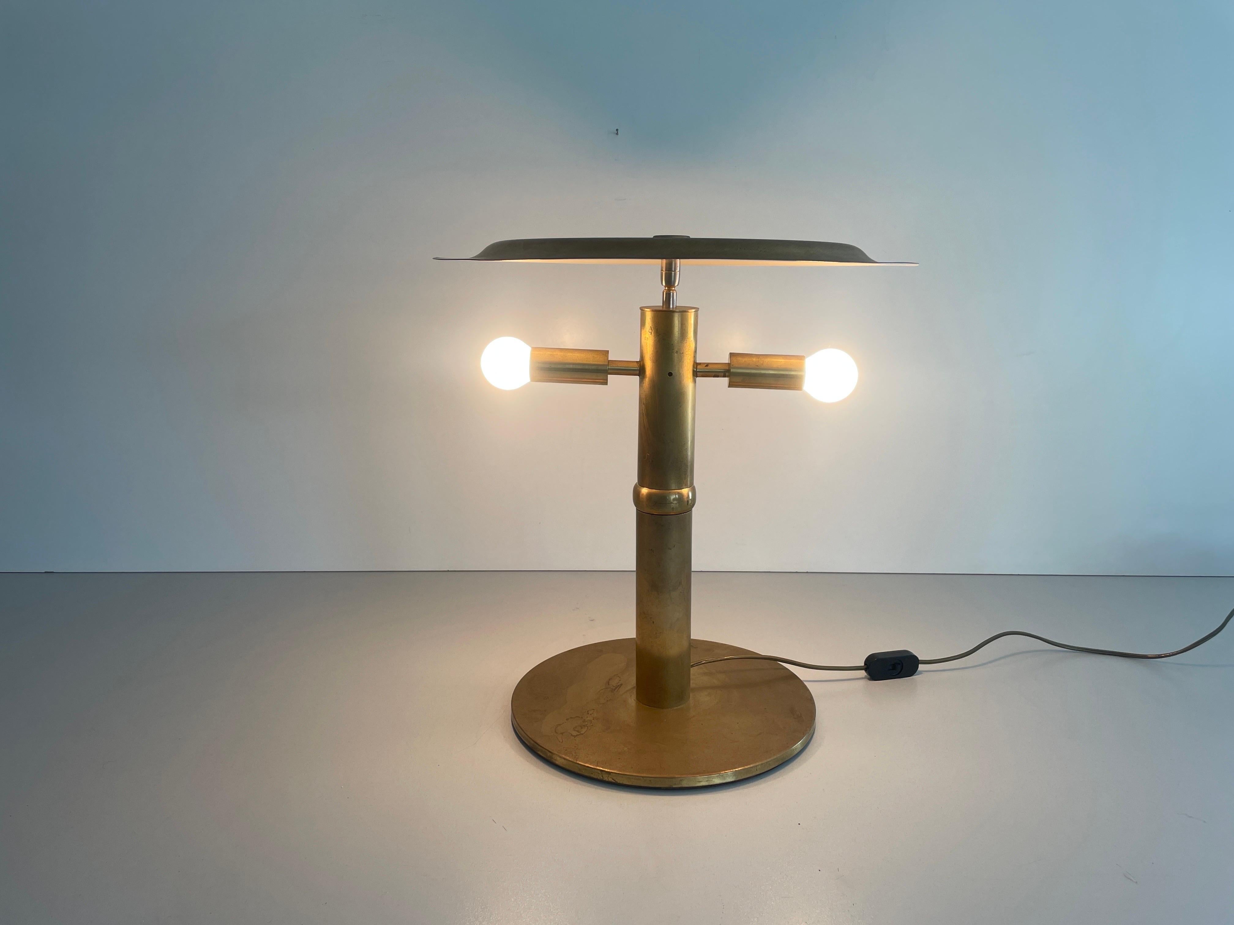 Mid-century Modern Rare Large Bauhaus Style Brass Table Lamp, 1960s, Italy im Angebot 13