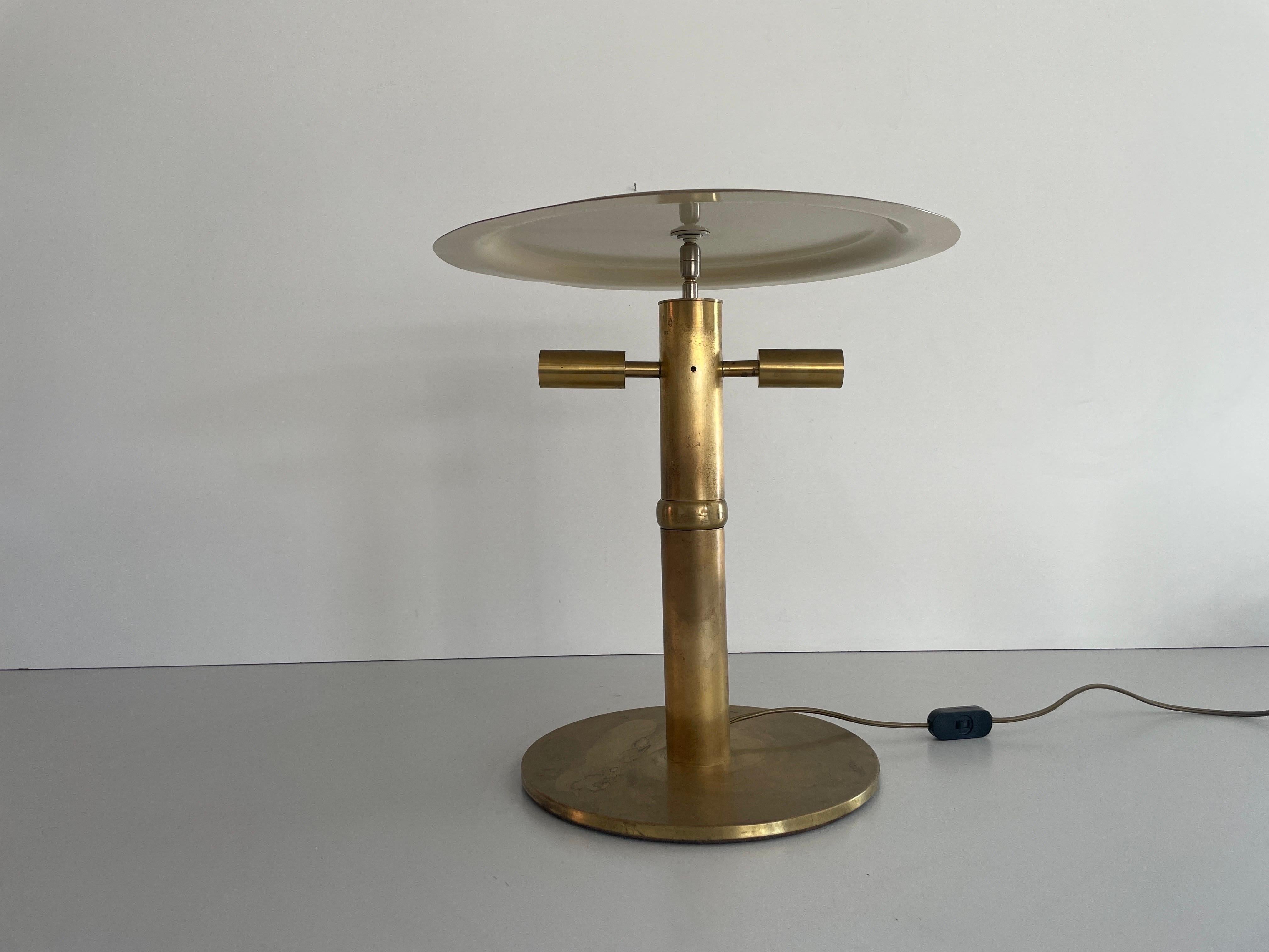 Mid-century Modern Rare Large Bauhaus Style Brass Table Lamp, 1960s, Italy (Moderne der Mitte des Jahrhunderts) im Angebot